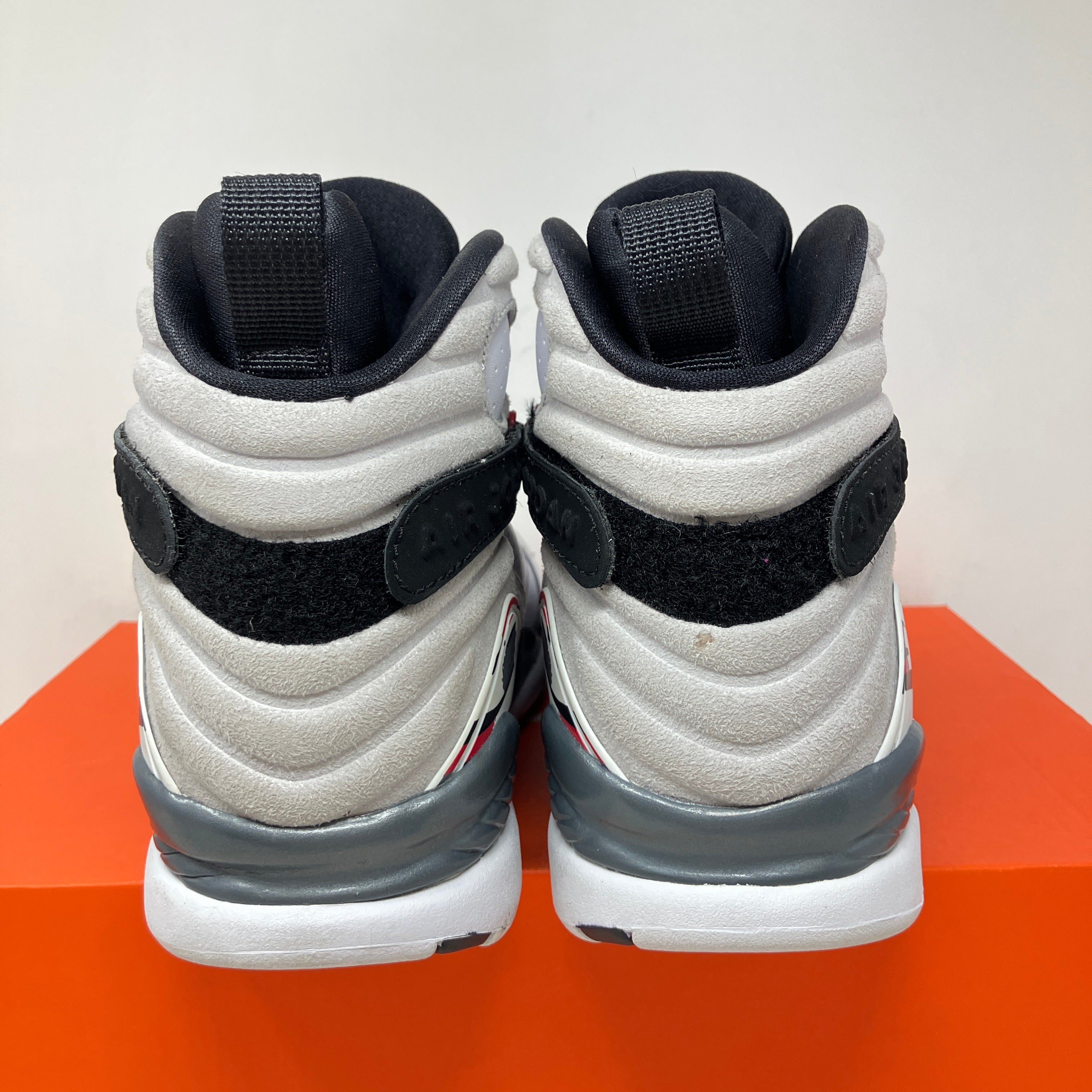Jordan 8 Retro Bugs Bunny (2013)