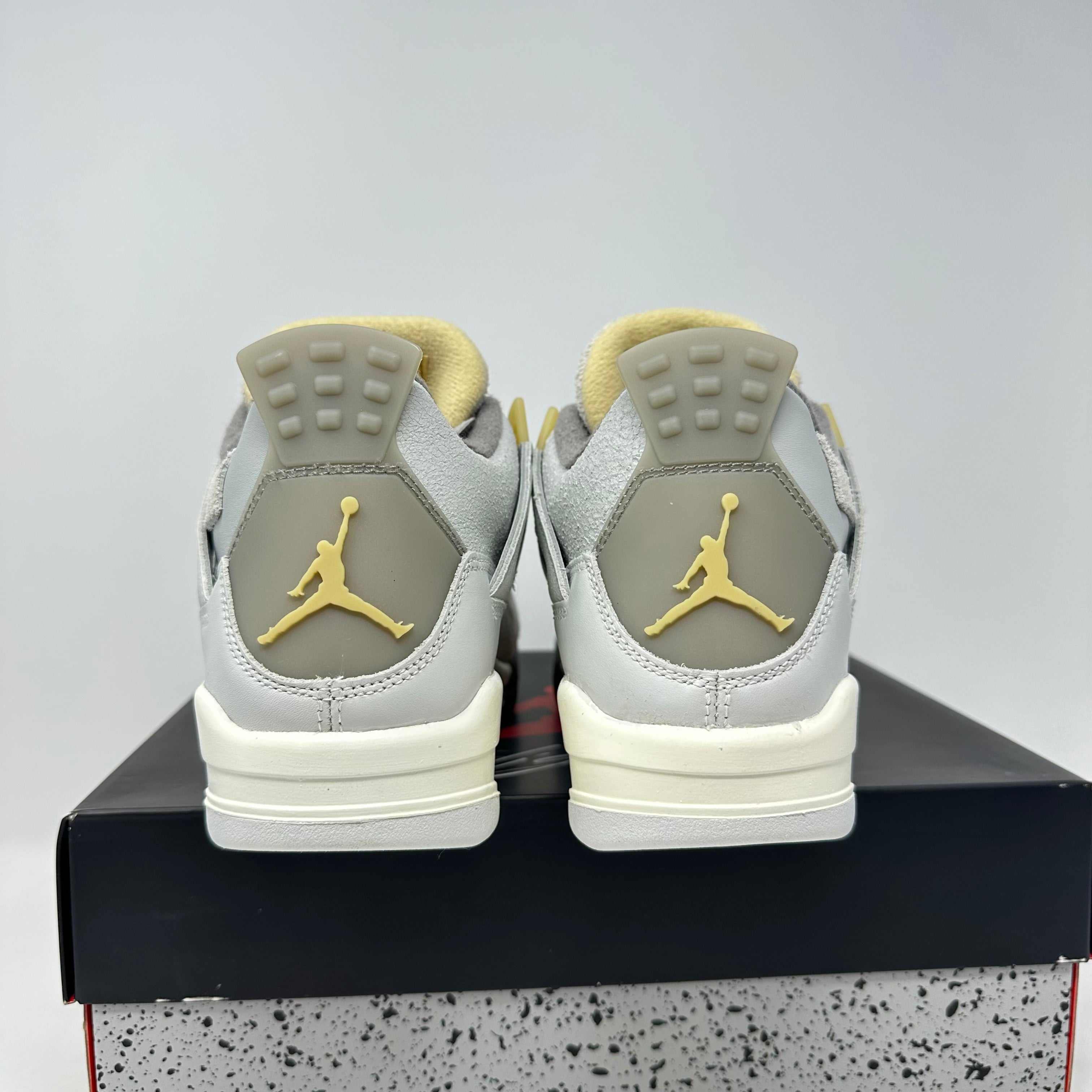 Jordan 4 Retro SE Craft Photon Dust