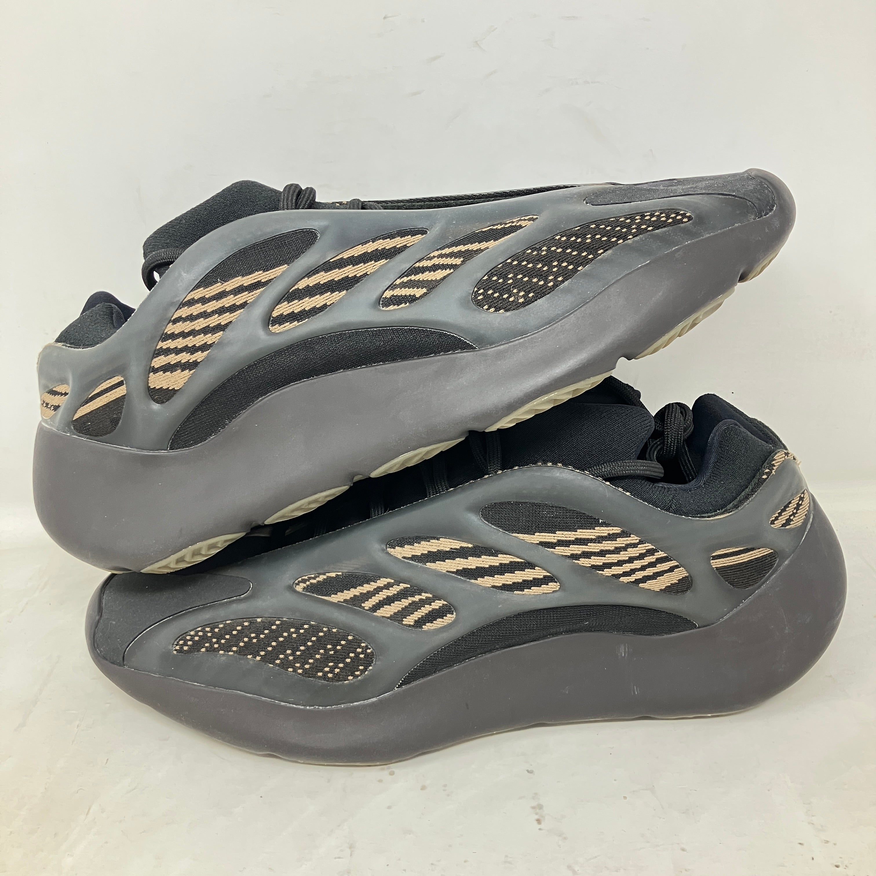 adidas Yeezy 700 V3 Clay Brown
