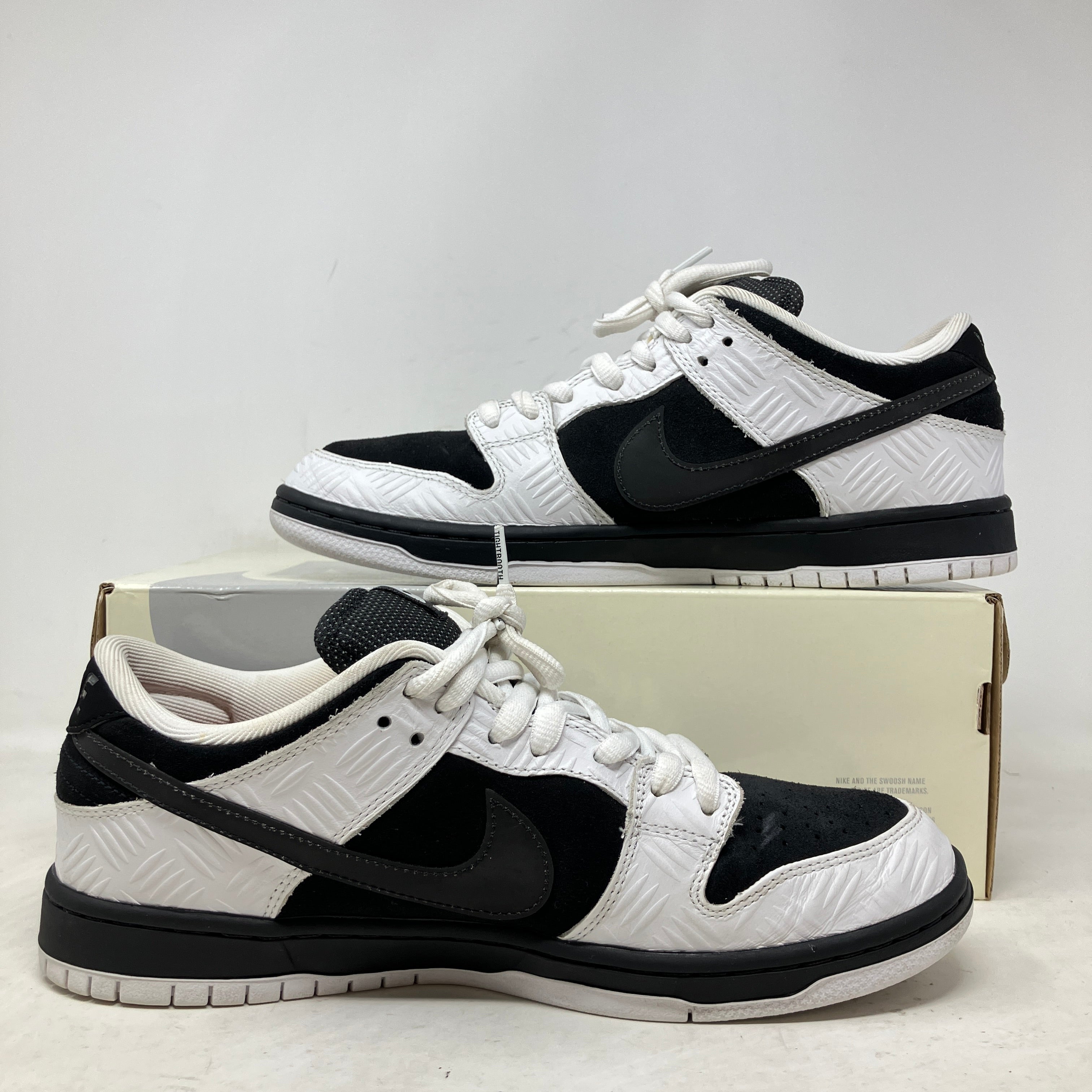Nike SB Dunk Low TIGHTBOOTH