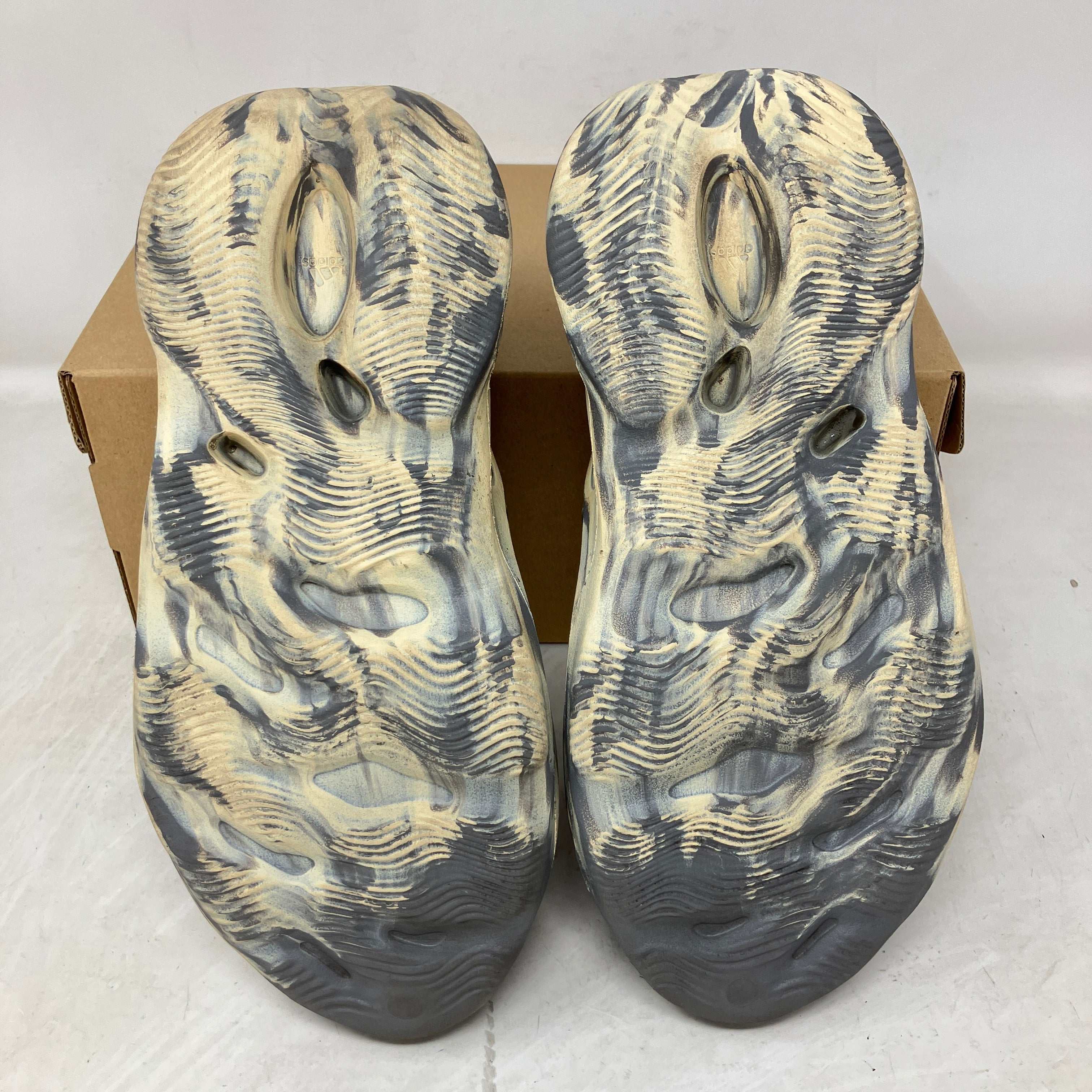 adidas Yeezy Foam RNNR MXT Moon Gray