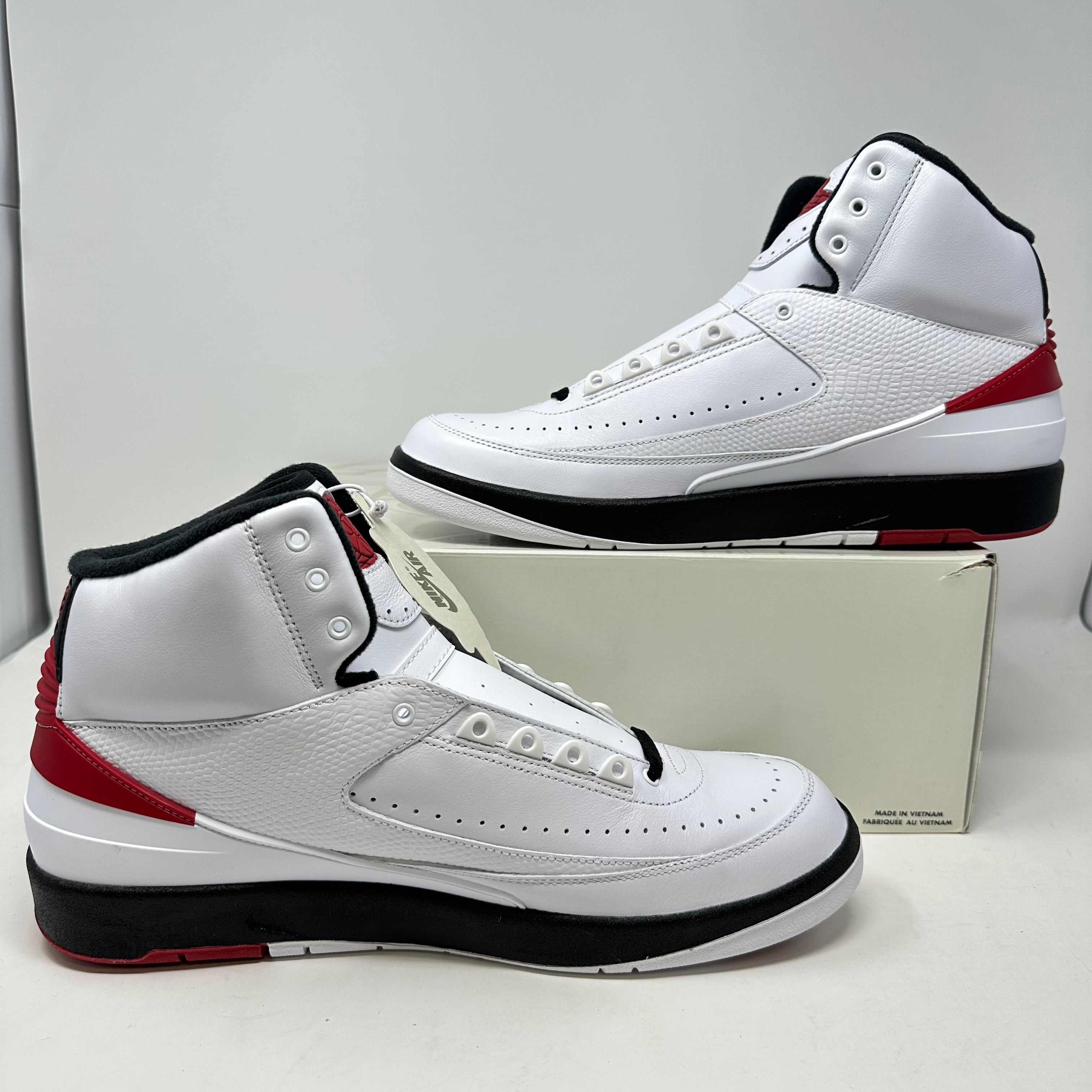 Jordan 2 Retro OG Chicago (2022)