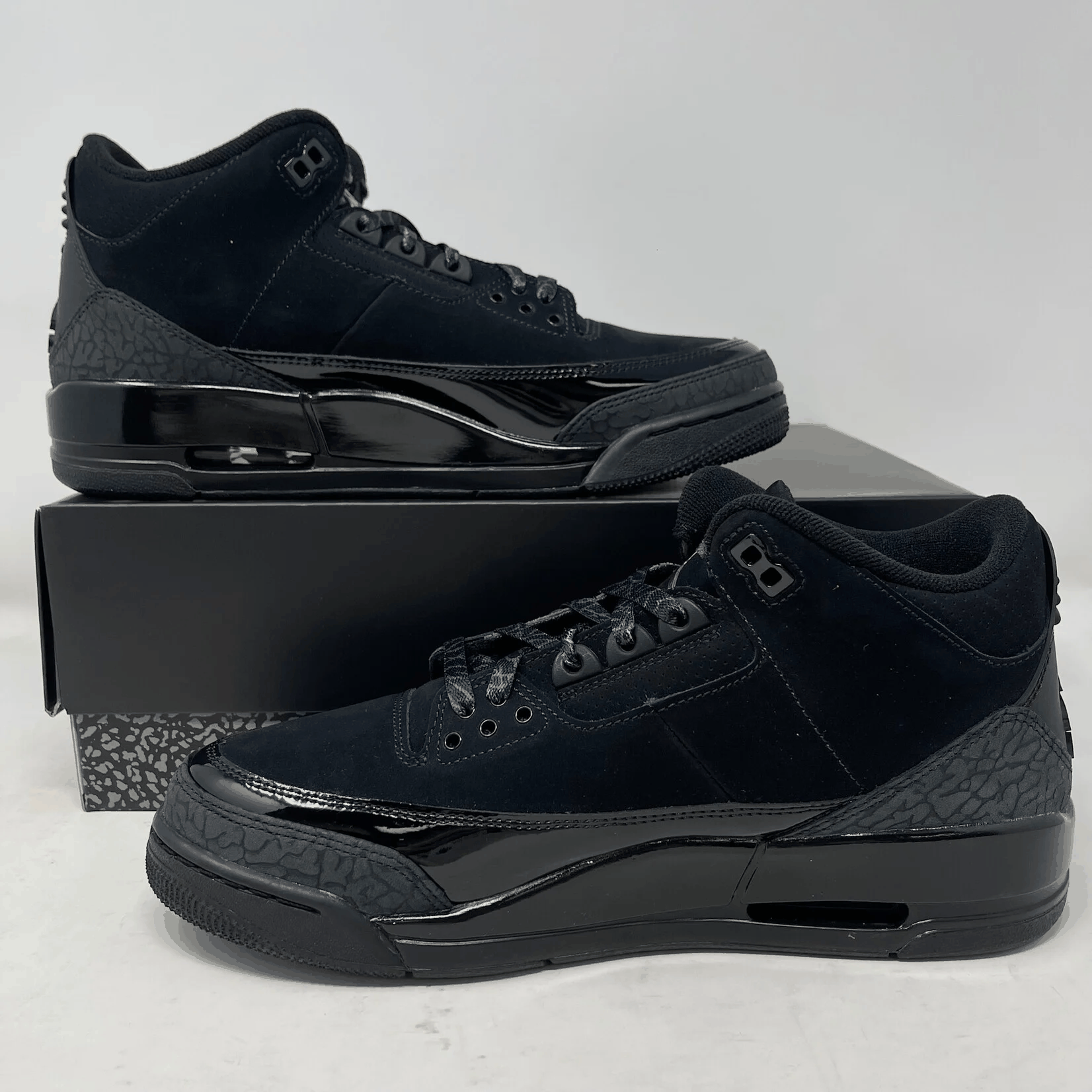 Jordan 3 Retro Black Cat (2025)