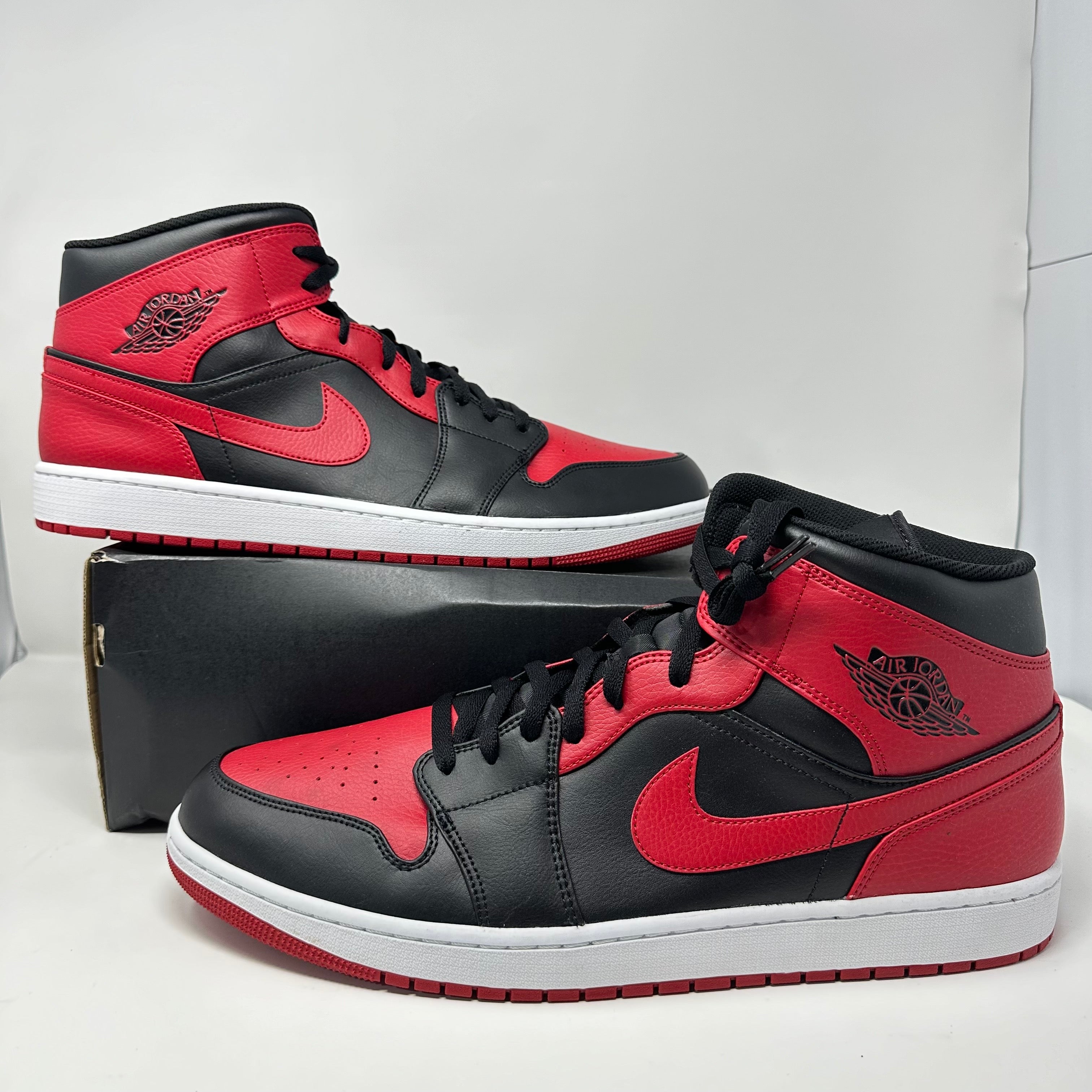 Jordan 1 Mid Banned (2020)