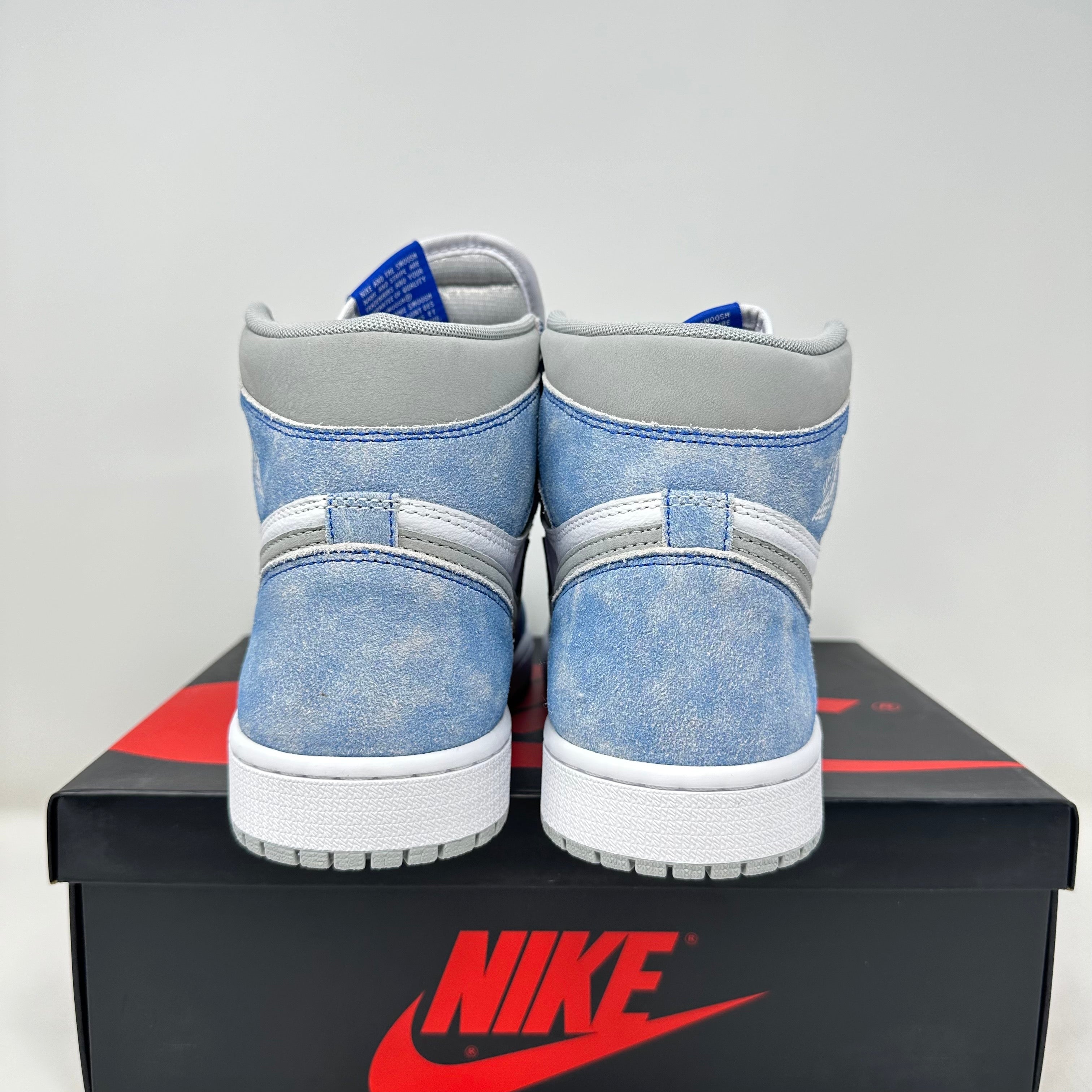 Jordan 1 Retro High Hyper Royal Smoke Grey