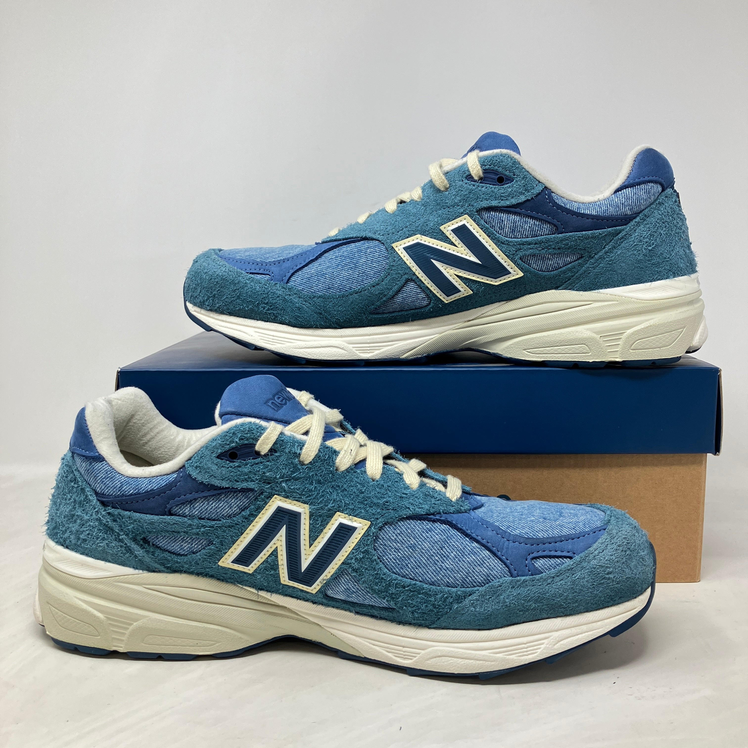 New Balance 990v3 MiUSA Levi's Denim