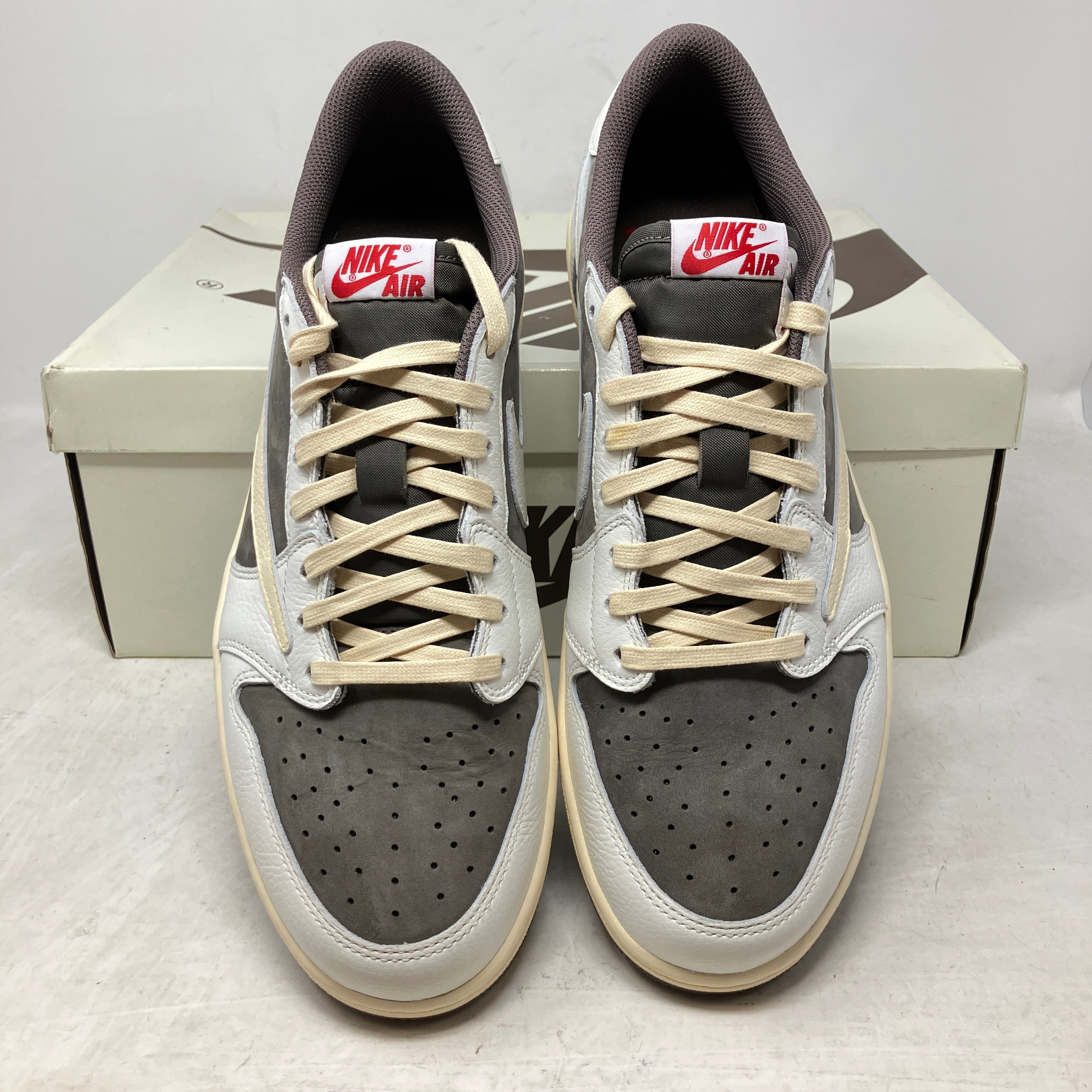 Jordan 1 Retro Low OG SP Travis Scott Reverse Mocha (Sample)