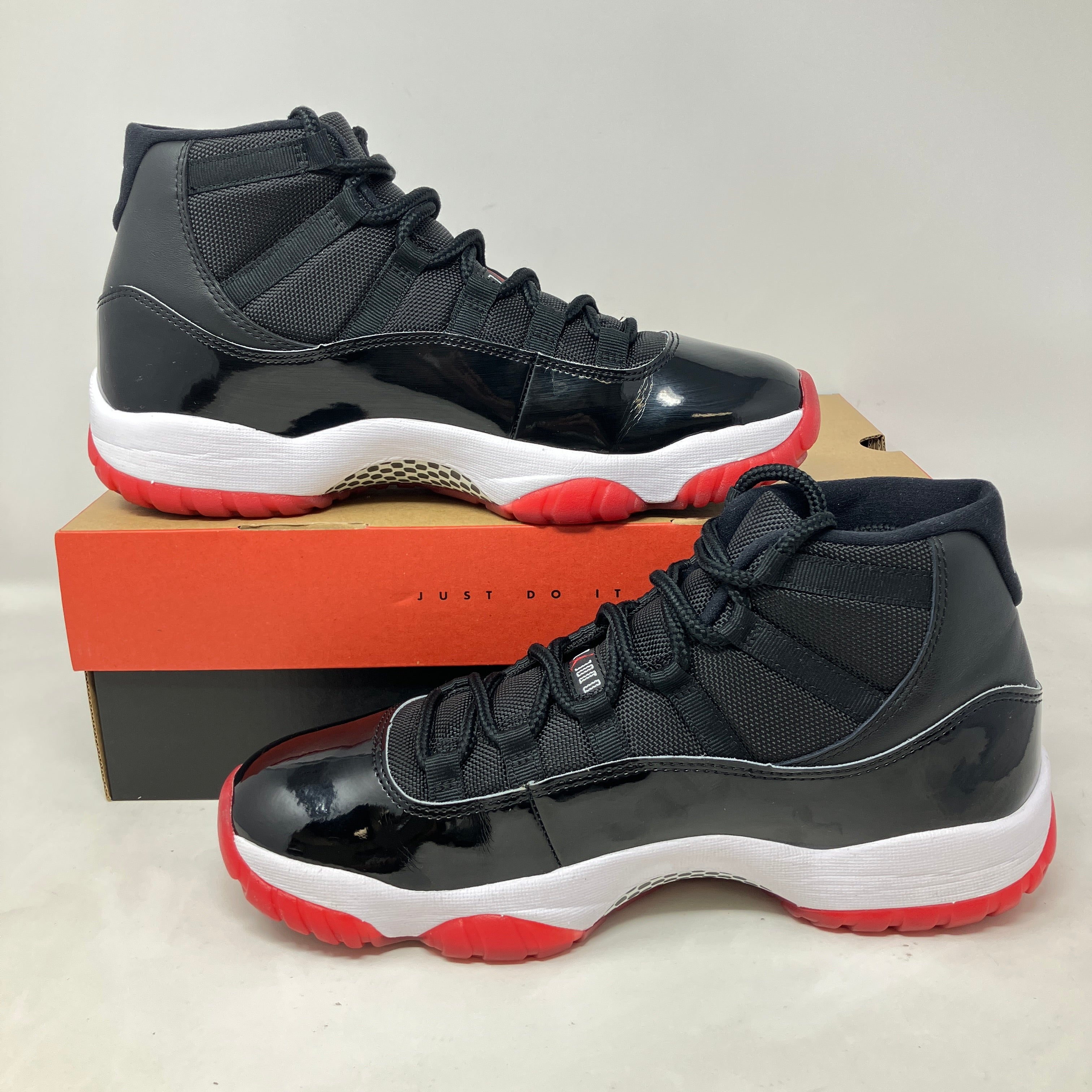 Jordan 11 Retro Playoffs Bred (2019)