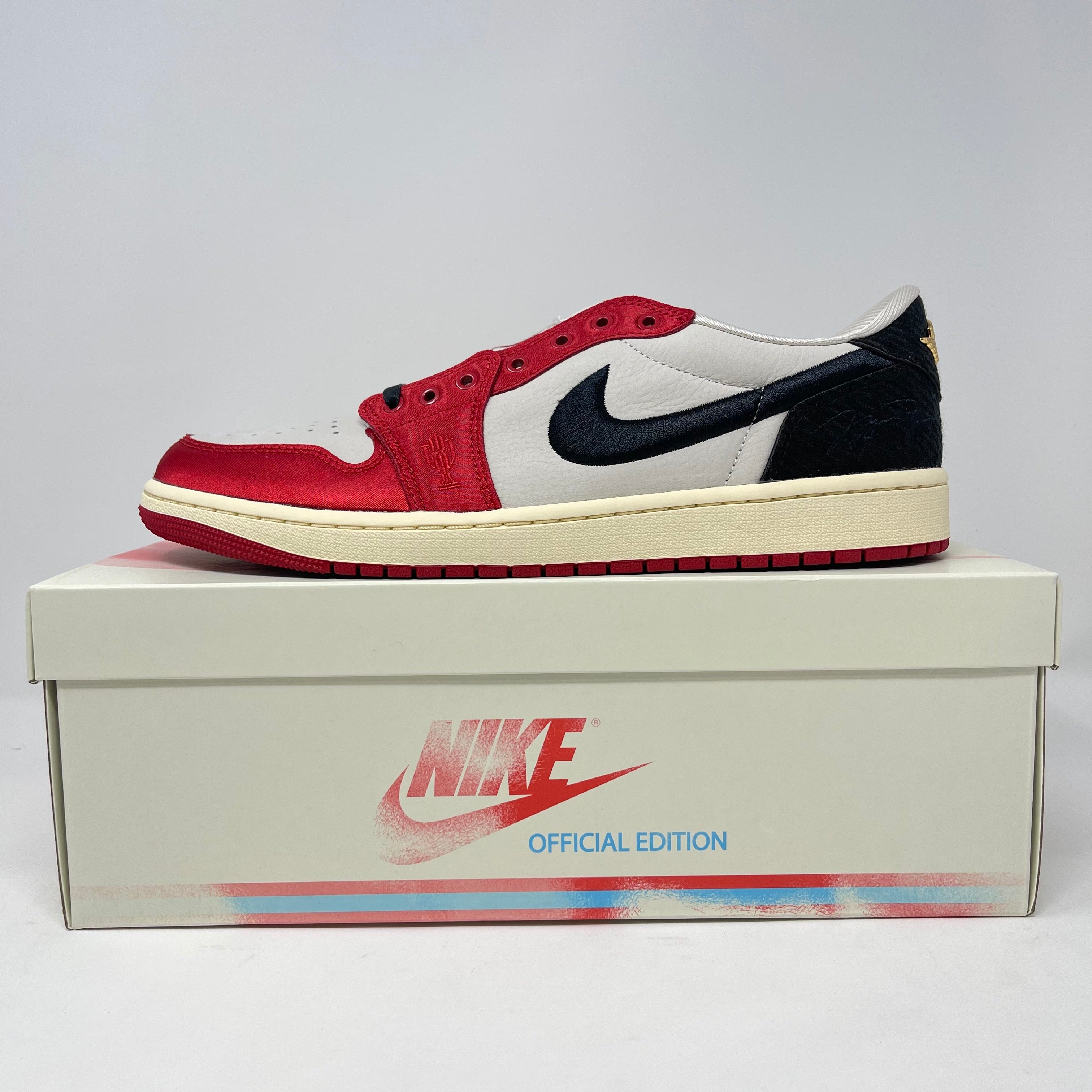 Jordan 1 Retro Low OG Trophy Room Away