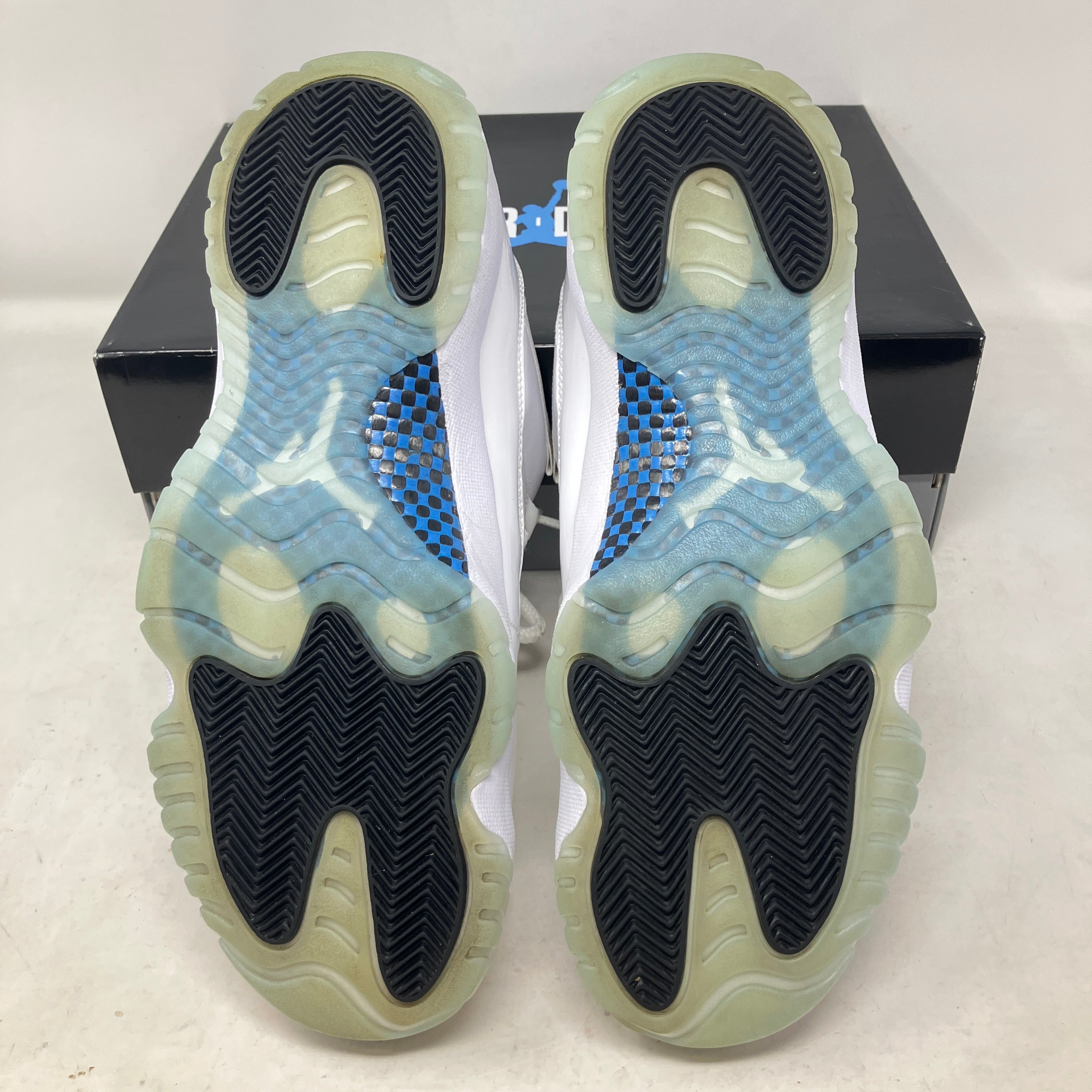 Jordan 11 Retro Low Legend Blue