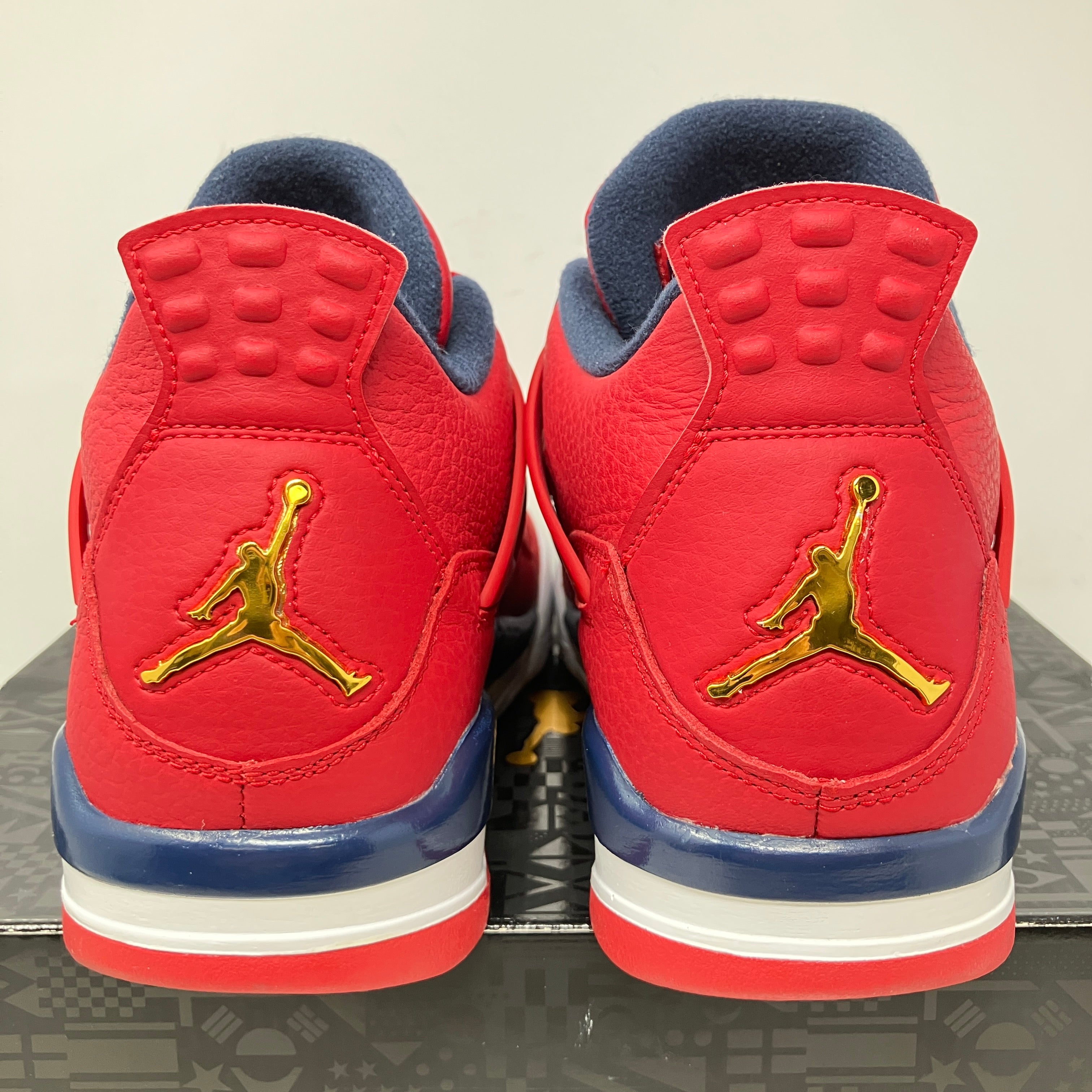 Jordan 4 Retro FIBA (2019)