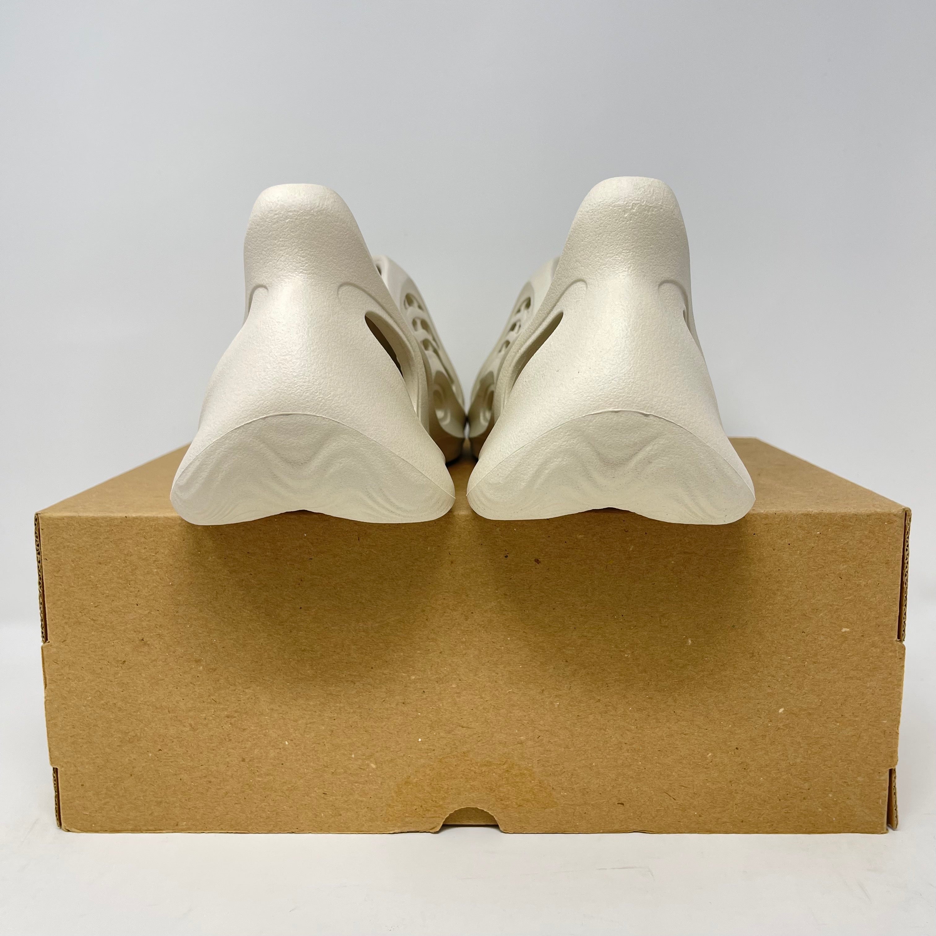 Yeezy Foam RNNR Ararat (2020/2022)