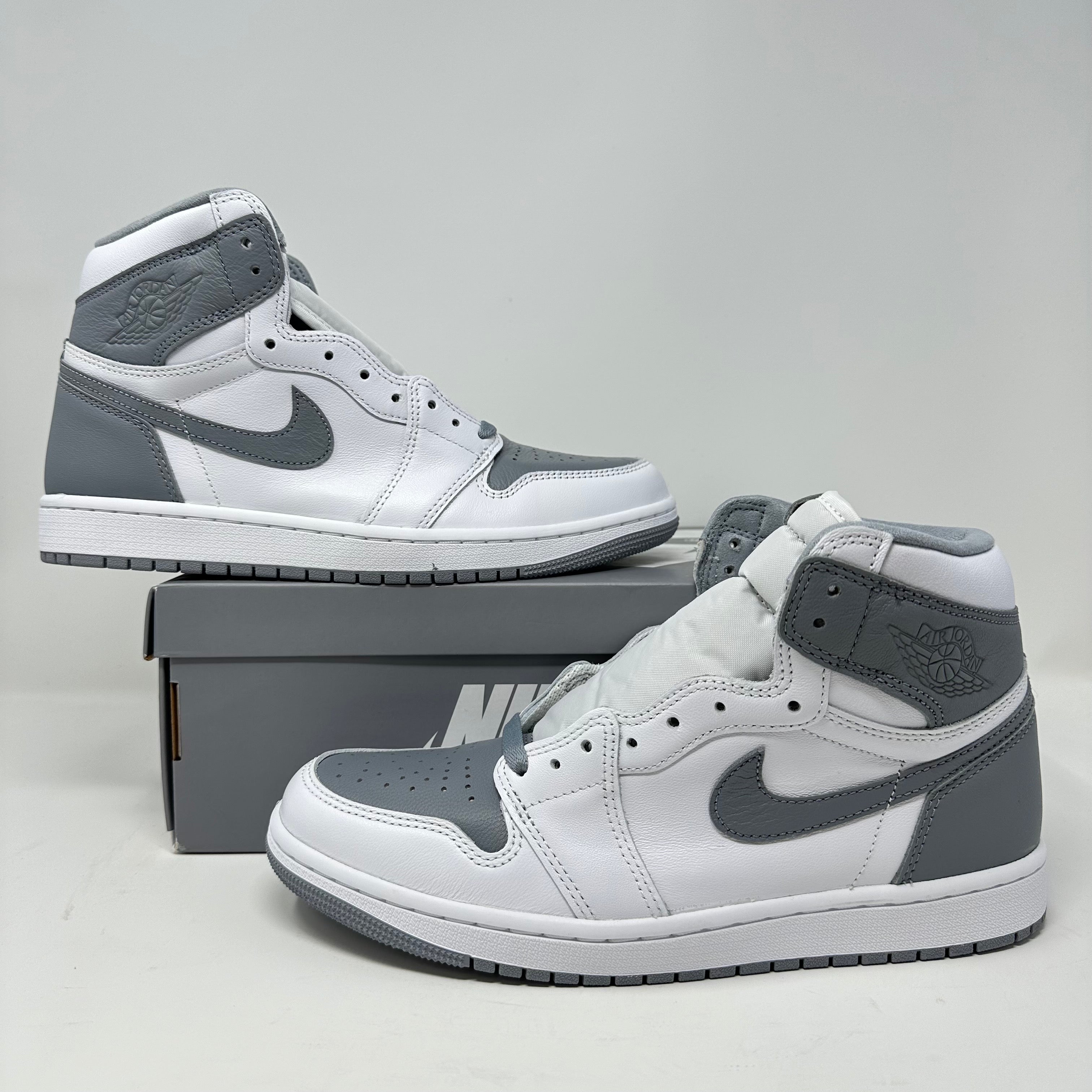 Jordan 1 Retro High OG Stealth