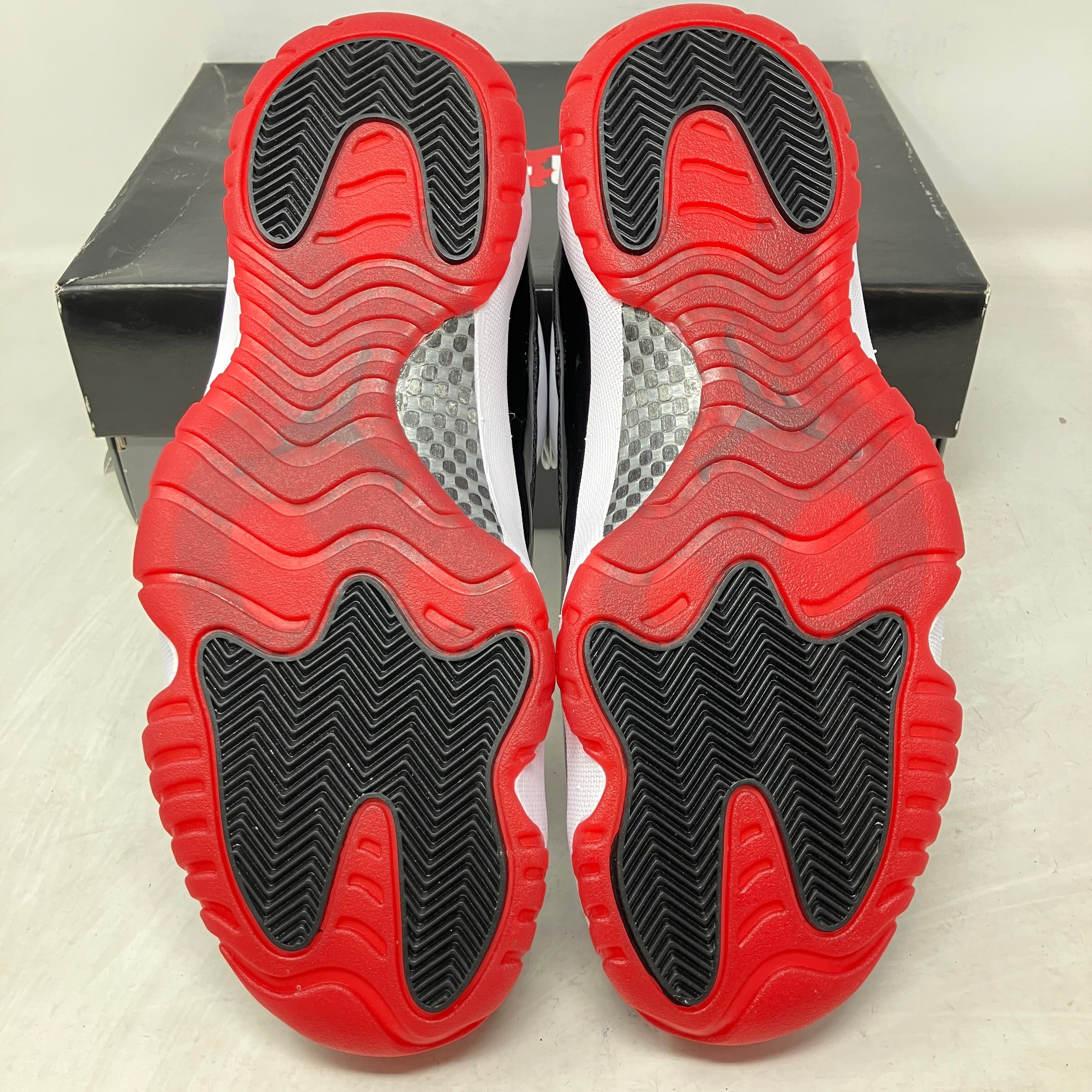 Jordan 11 Retro Low Concord Bred