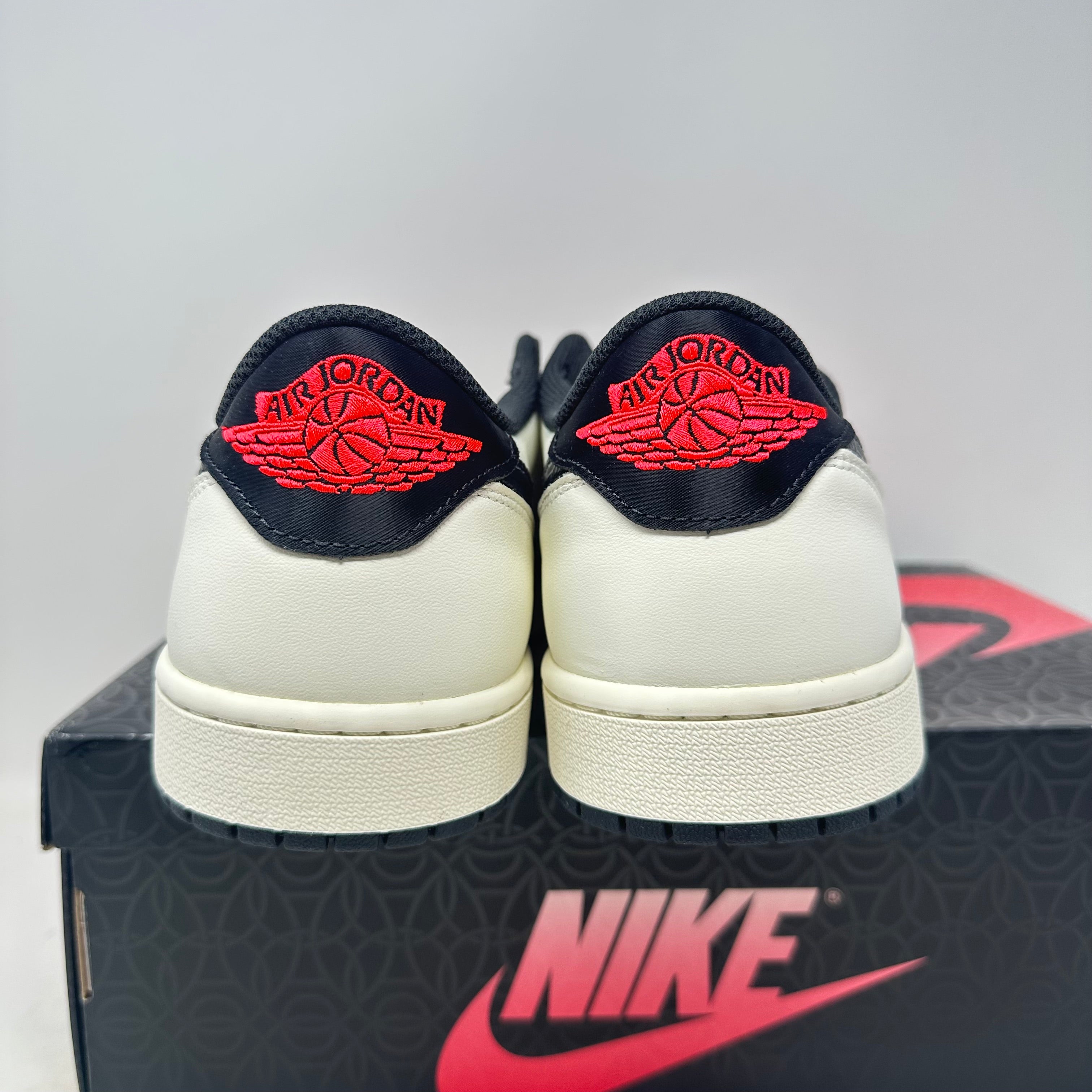Jordan 1 Retro Low OG PSG Paris Saint-Germain