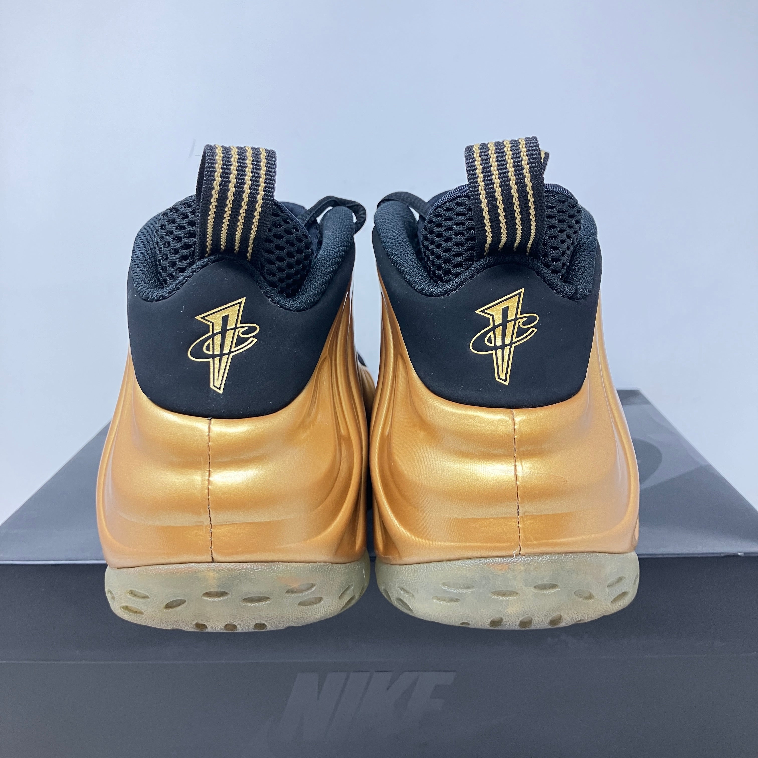 Nike Air Foamposite One Metallic Gold