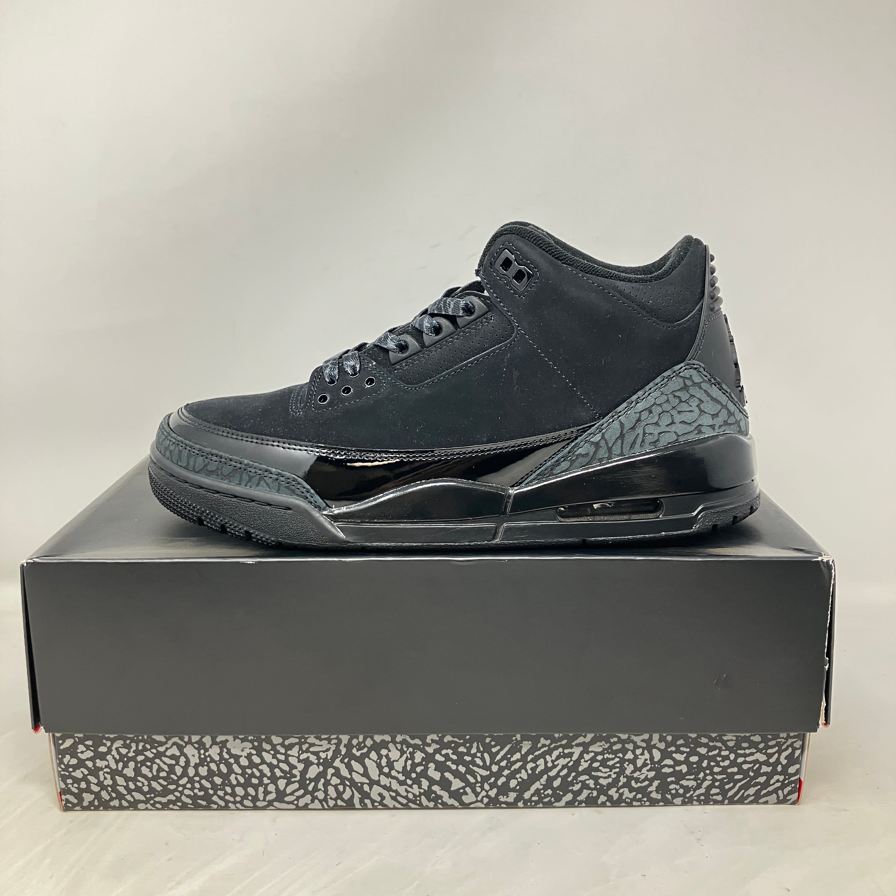 Jordan 3 Retro Black Cat (2025)