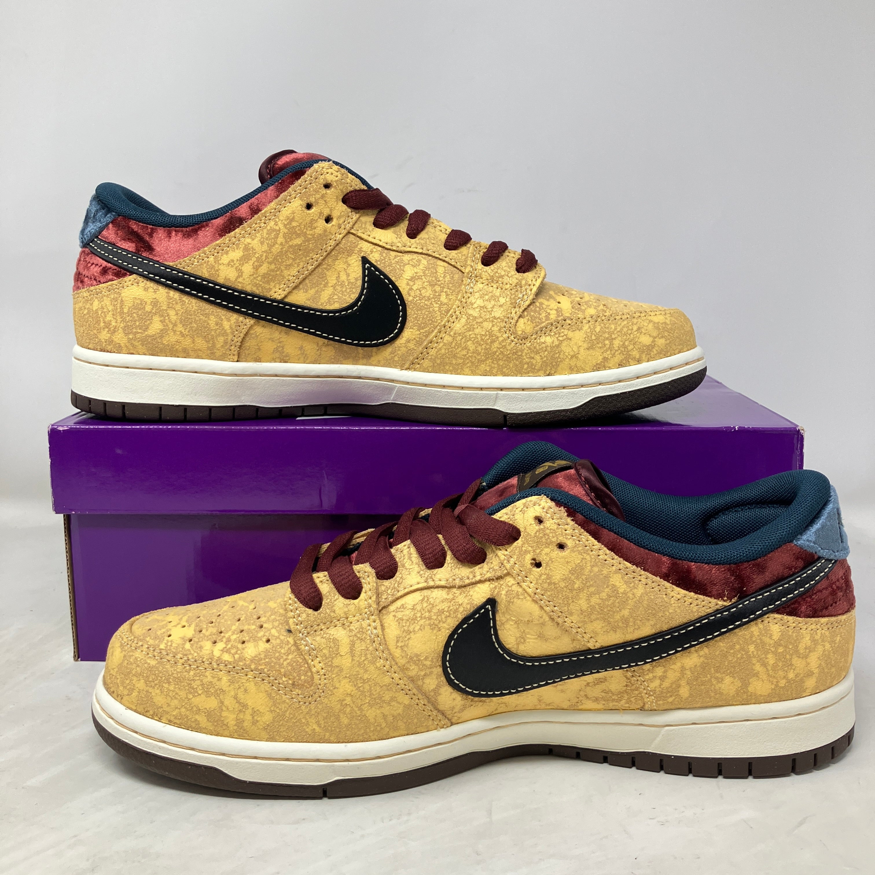 Nike SB Dunk Low City of Cinema