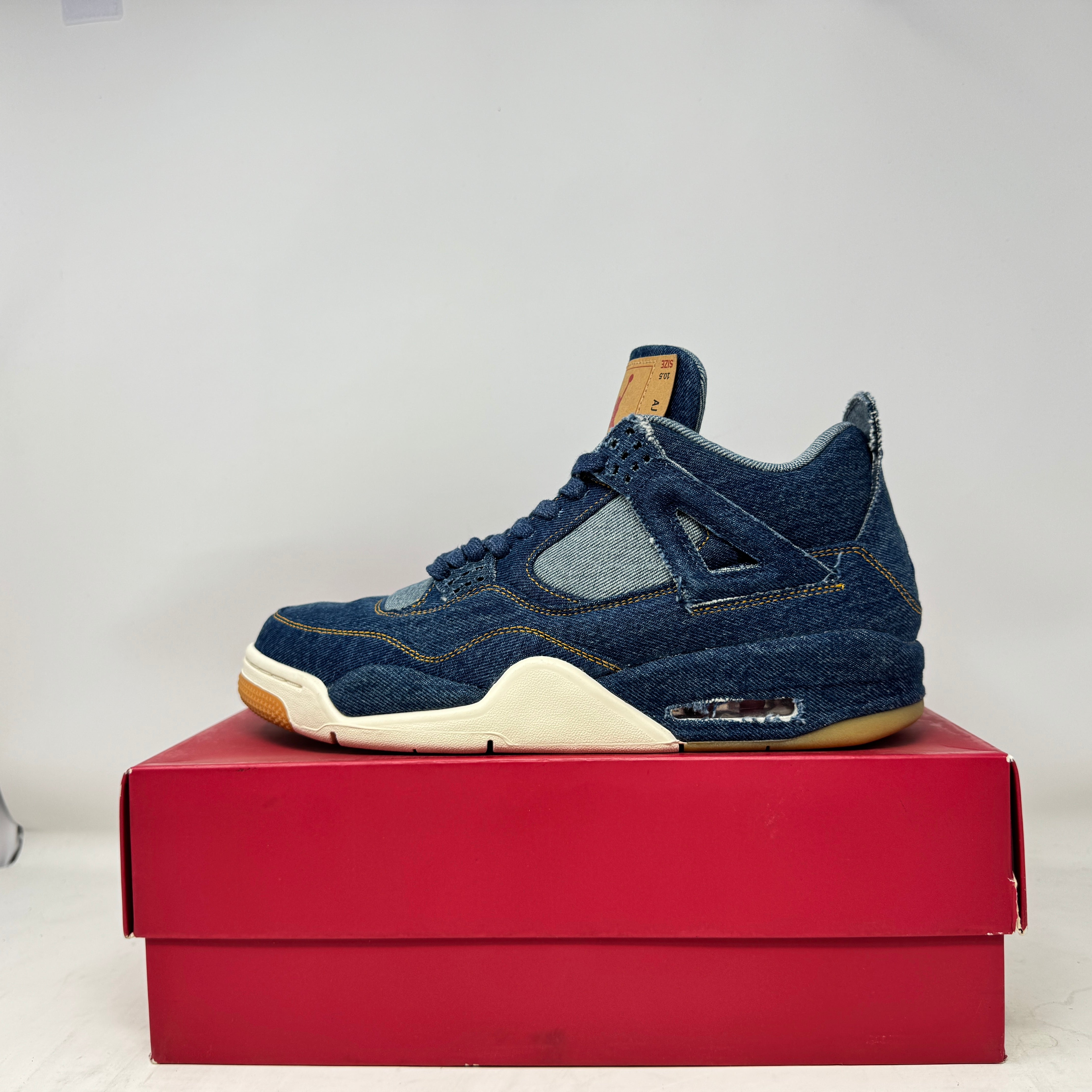 Jordan 4 Retro Levi's Denim (Tag with Levi's Logo)