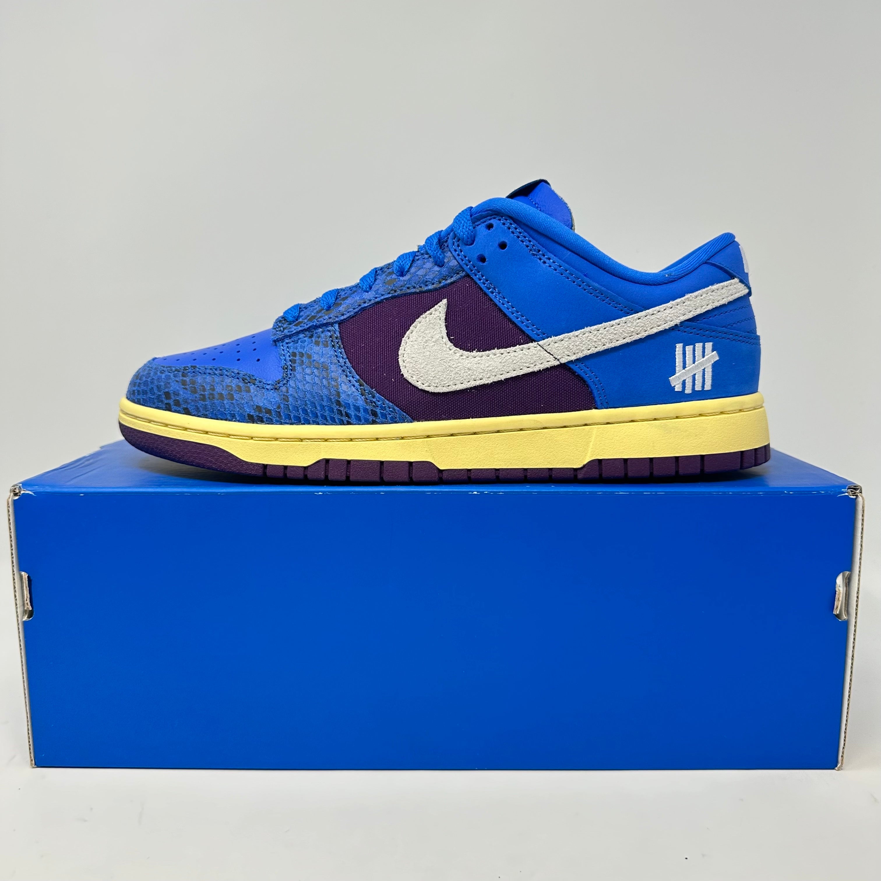 Nike Dunk Low Undefeated 5 On It Dunk vs. AF1