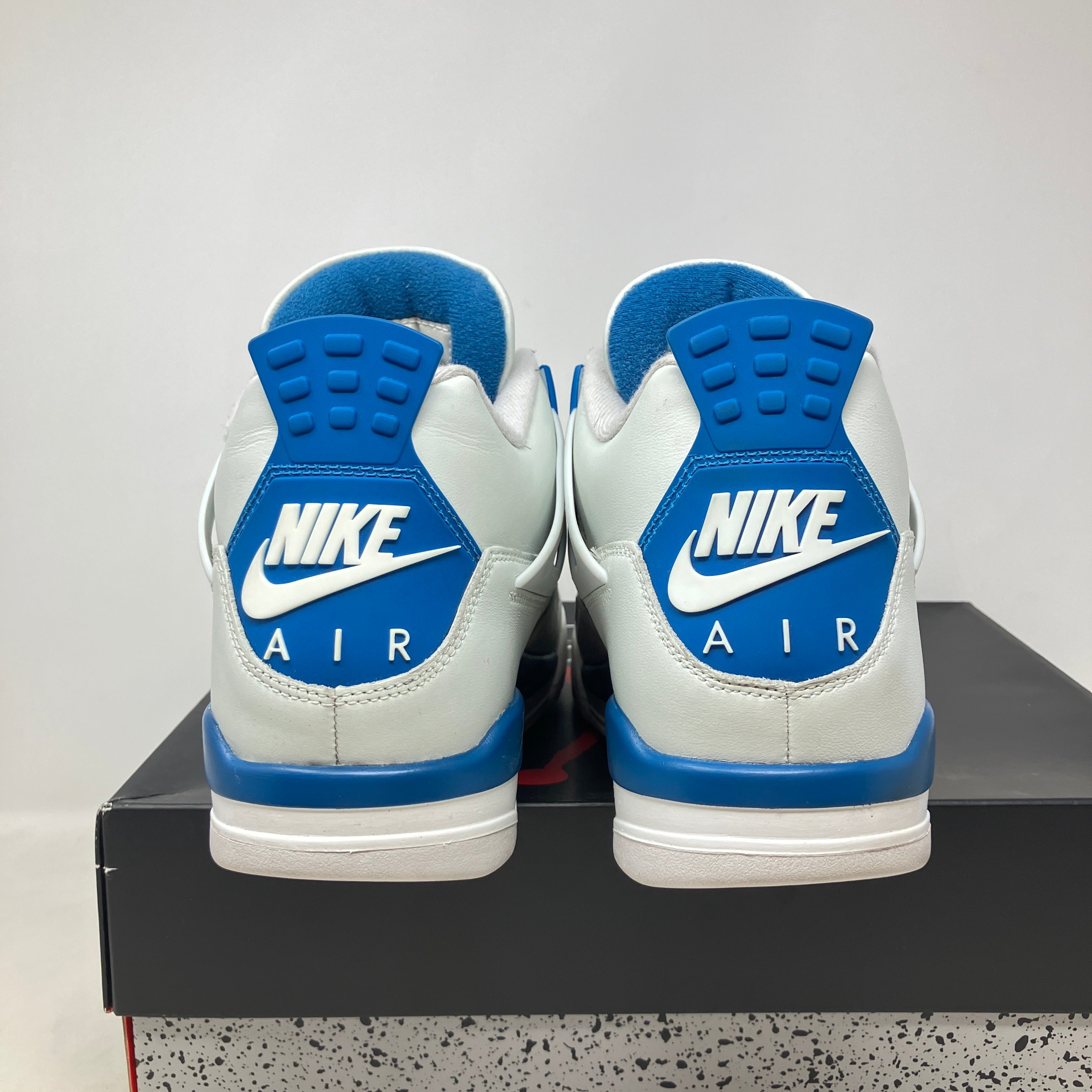 Jordan 4 Retro Military Blue (2024)