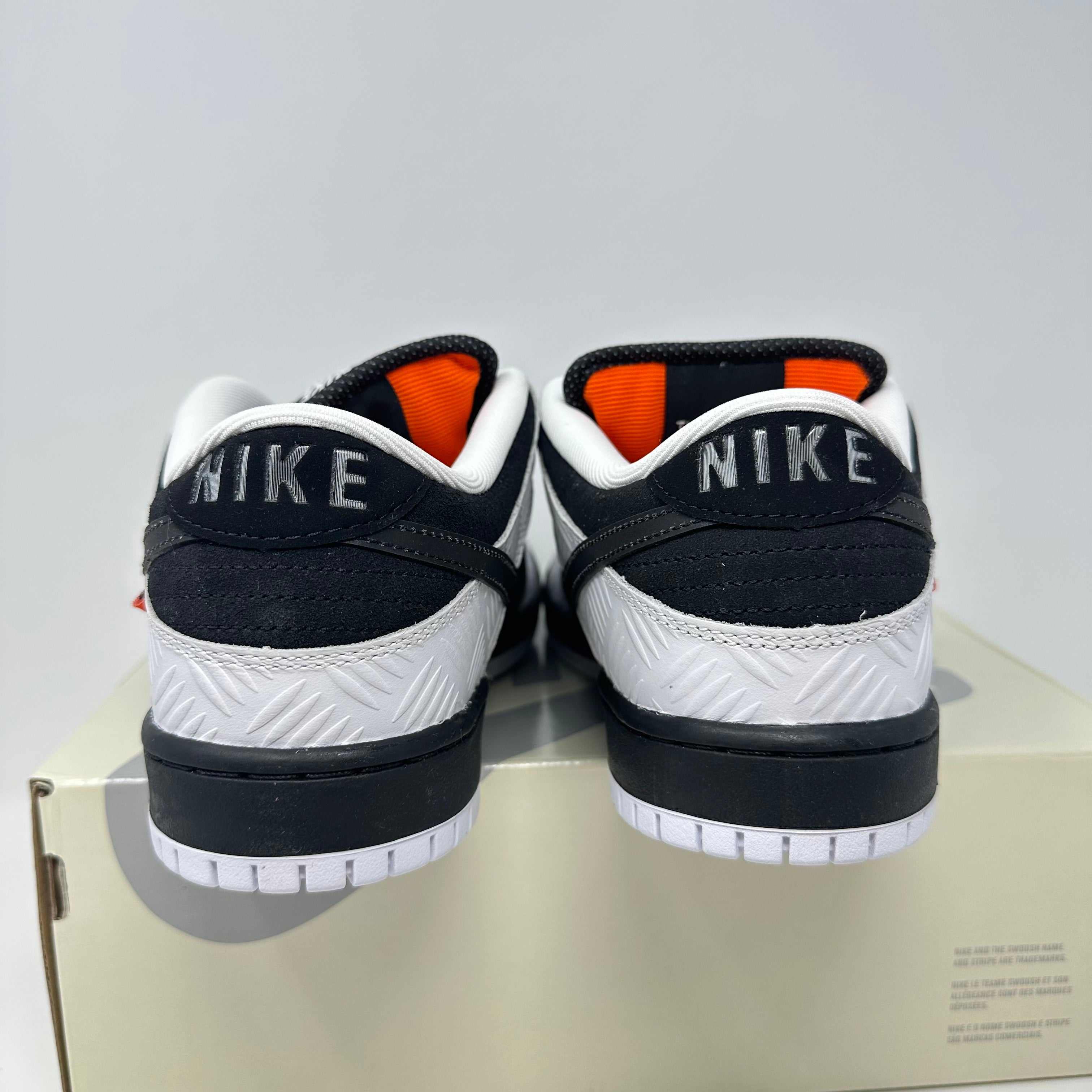 Nike SB Dunk Low TIGHTBOOTH