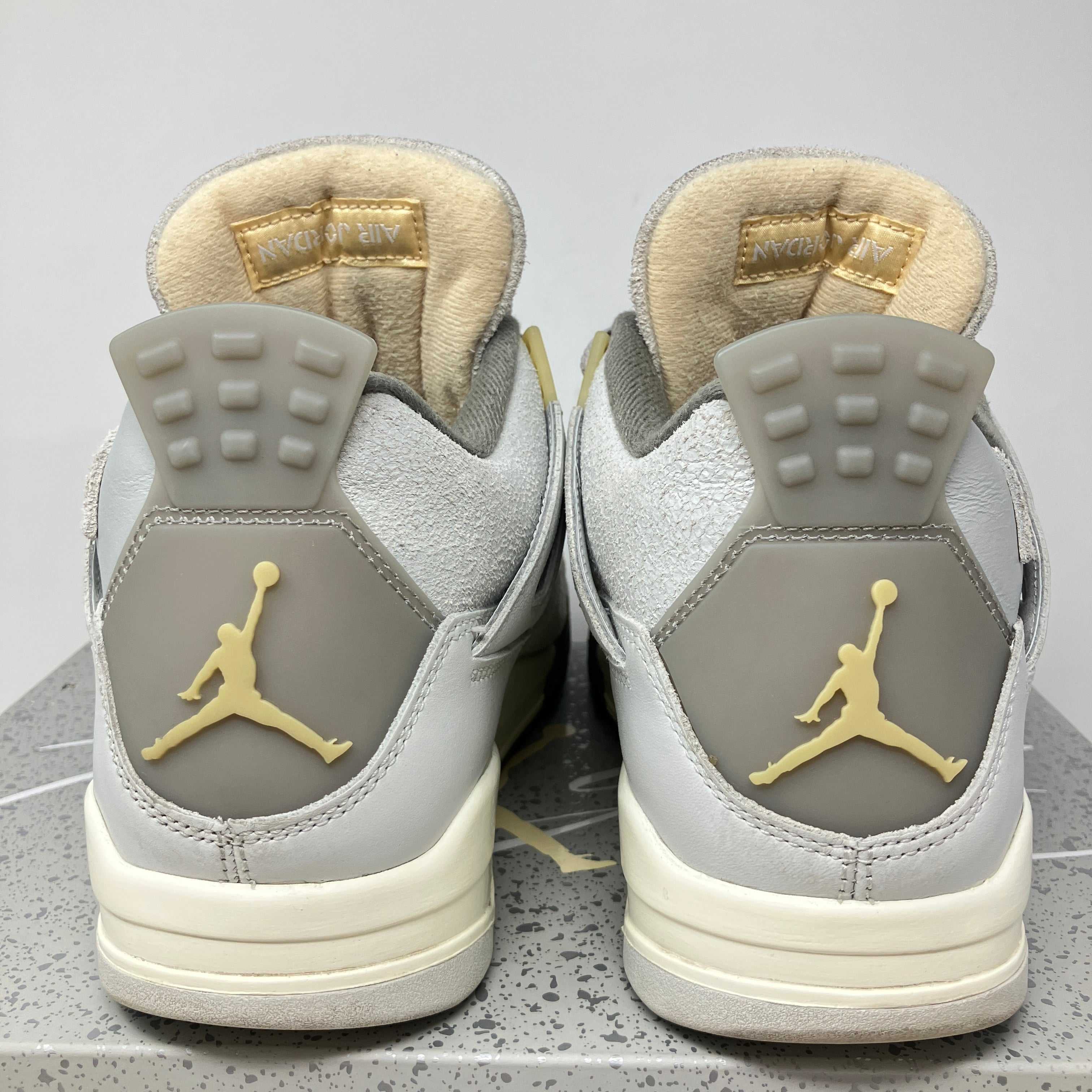 Jordan 4 Retro SE Craft Photon Dust