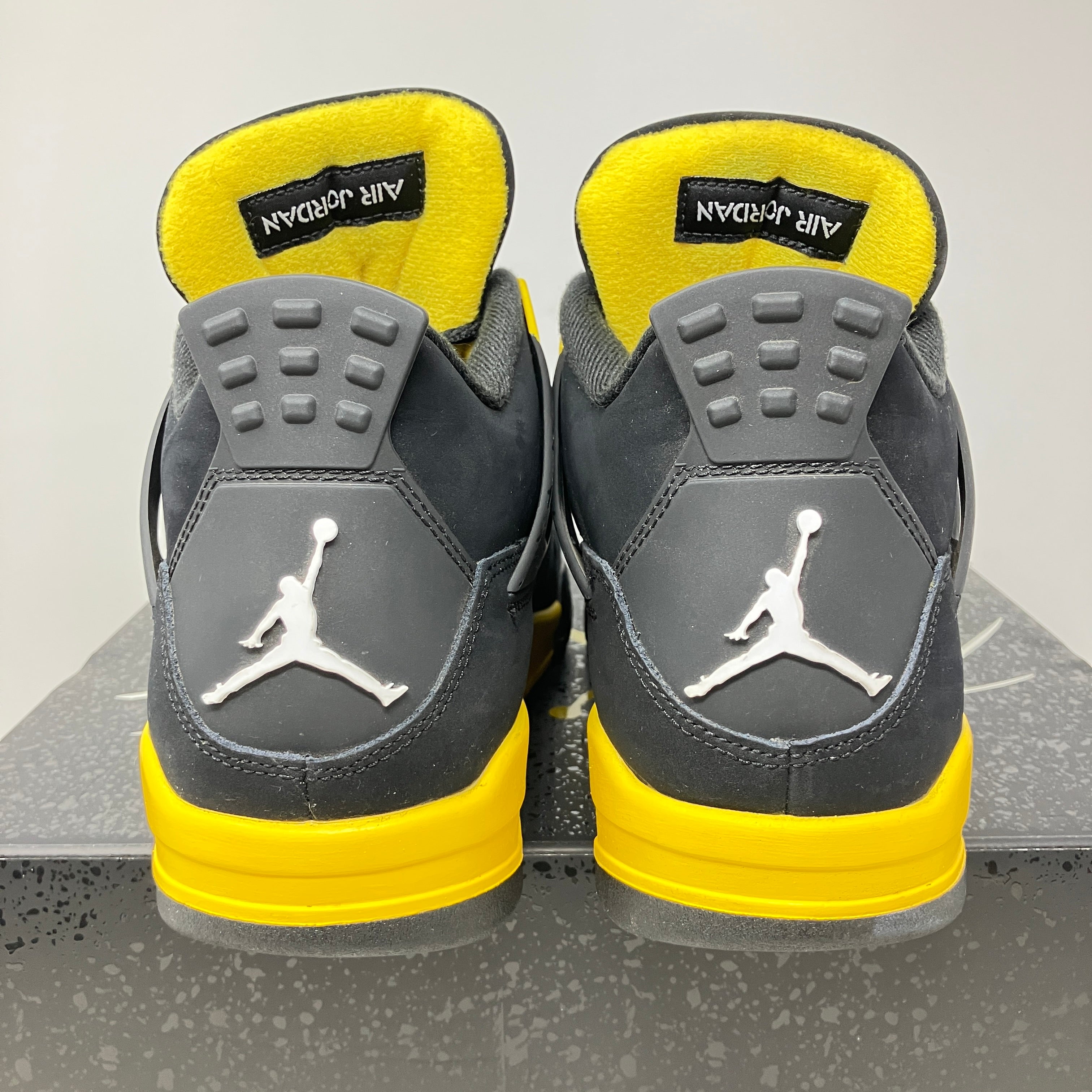 Jordan 4 Retro Thunder (2023)