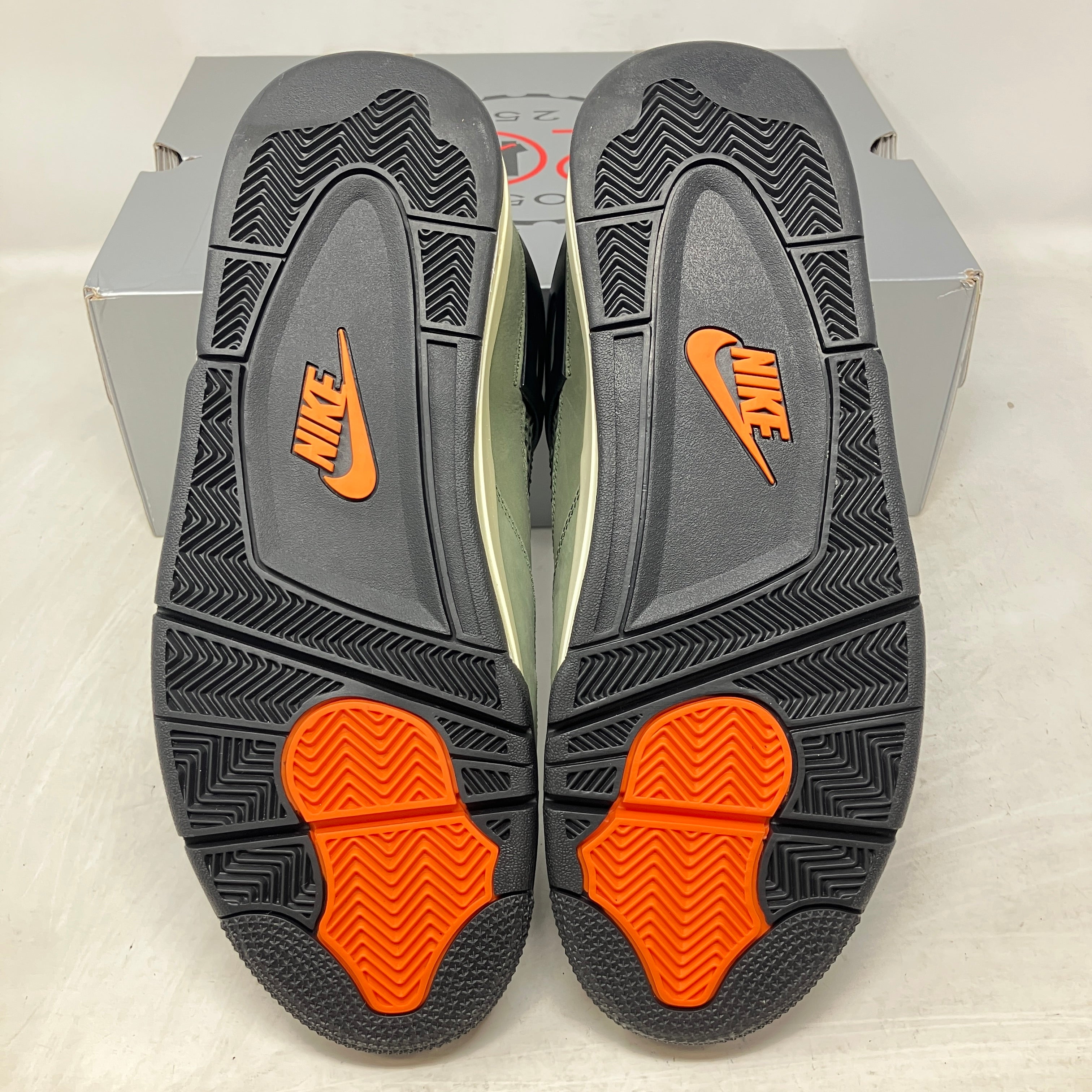 Jordan 4 Retro OG SP Undefeated (2025)