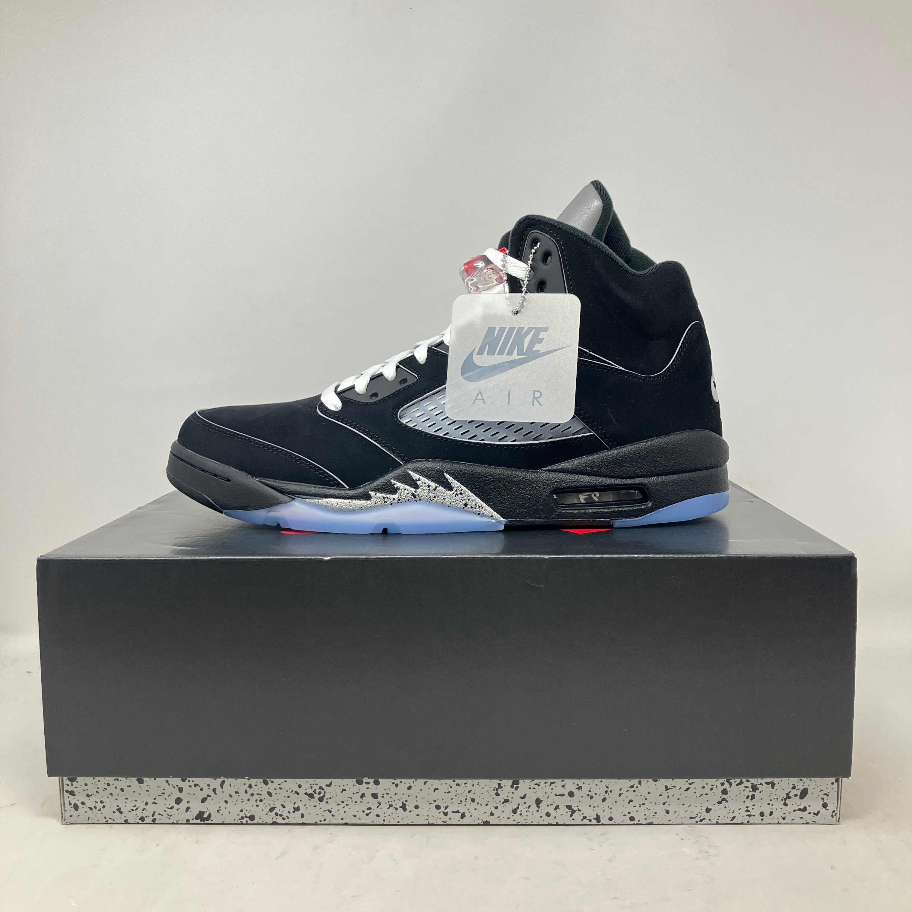 Jordan 5 Retro OG Black Metallic Reimagined sneaker in black with white laces on box with Nike Air tag, brand new condition