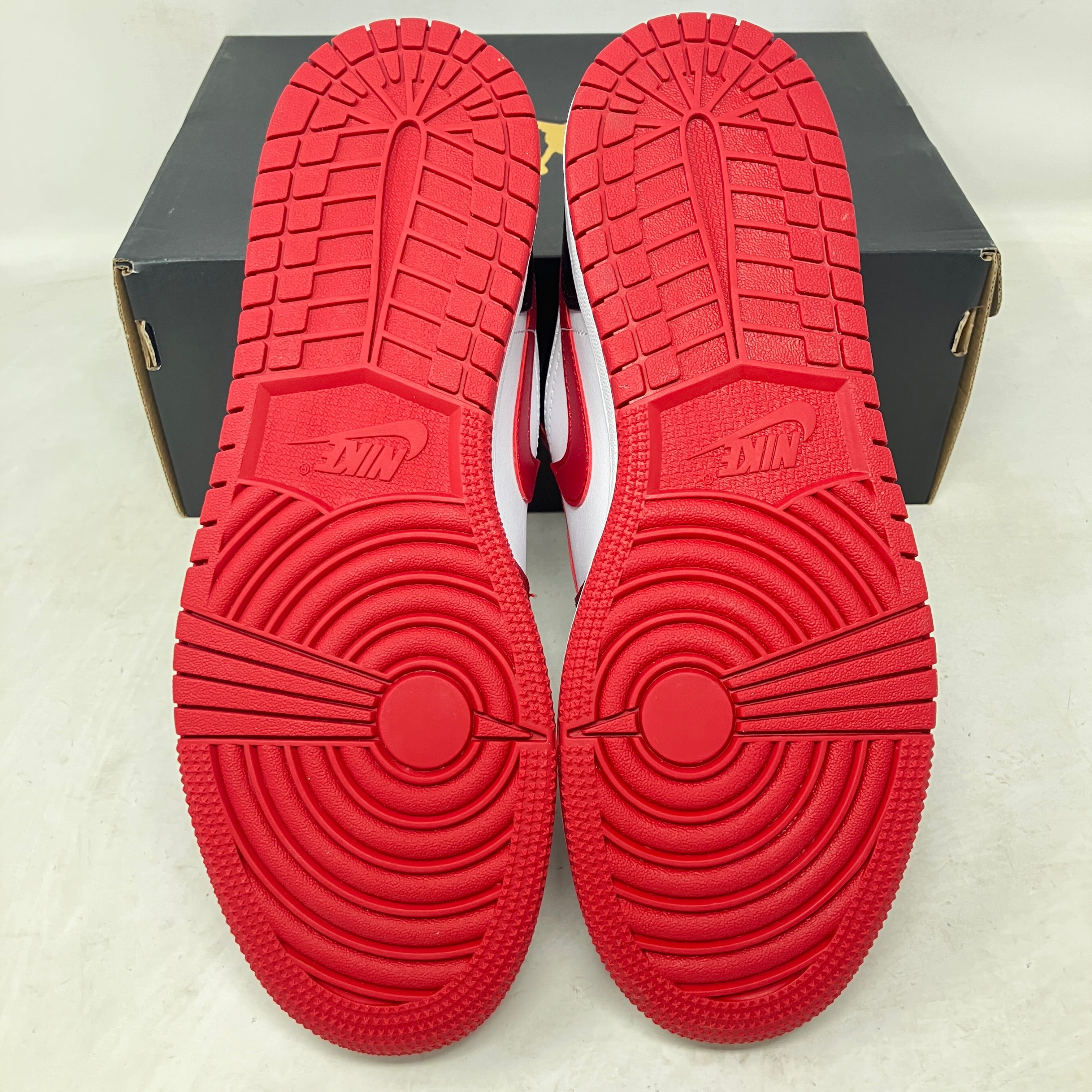 Jordan 1 Low Bulls (GS)