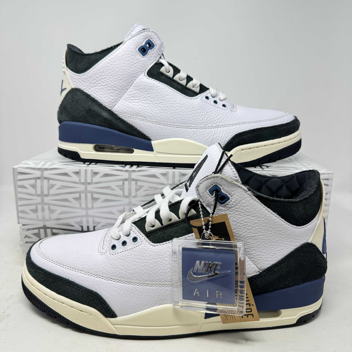 Jordan 3 Retro OG SP A Ma Maniére Diffused Blue