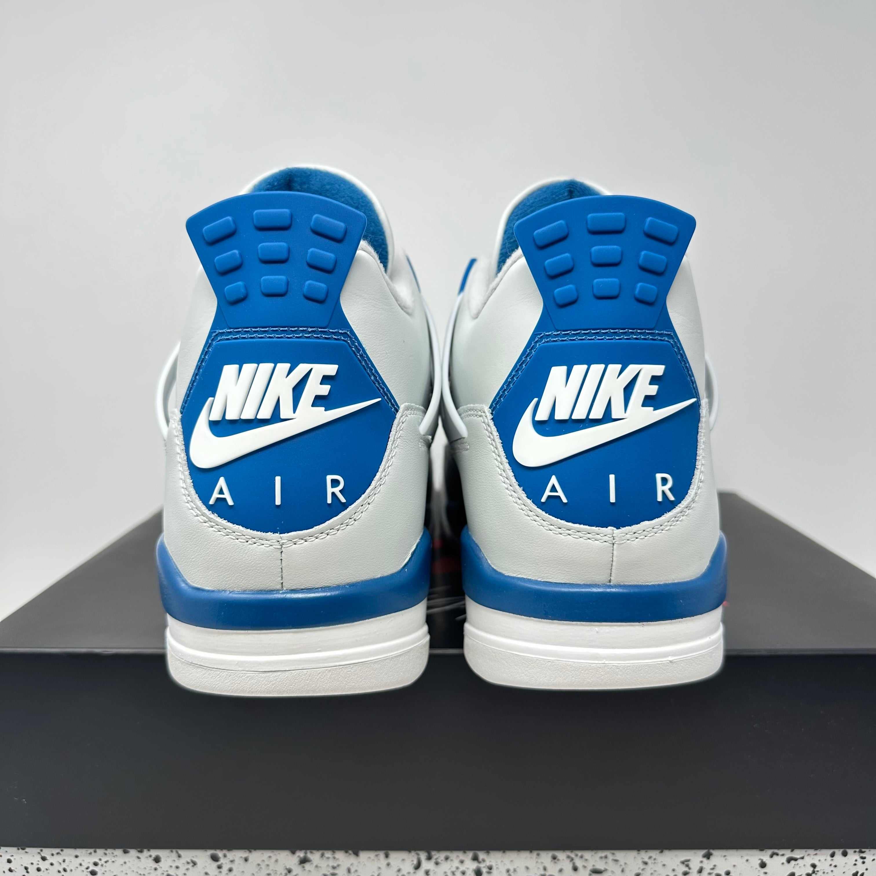 Jordan 4 Retro Military Blue (2024)