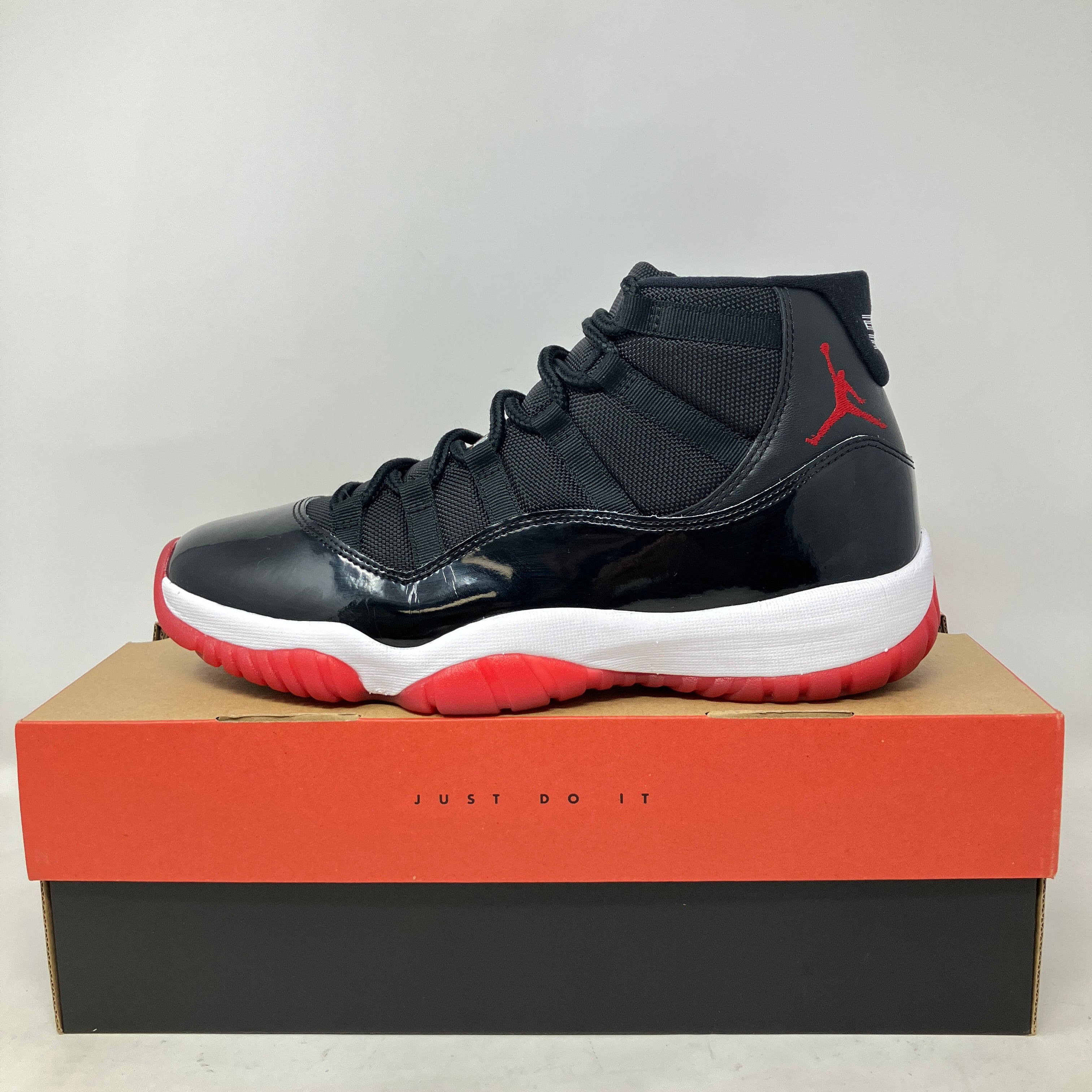 Jordan 11 Retro Playoffs Bred (2019)