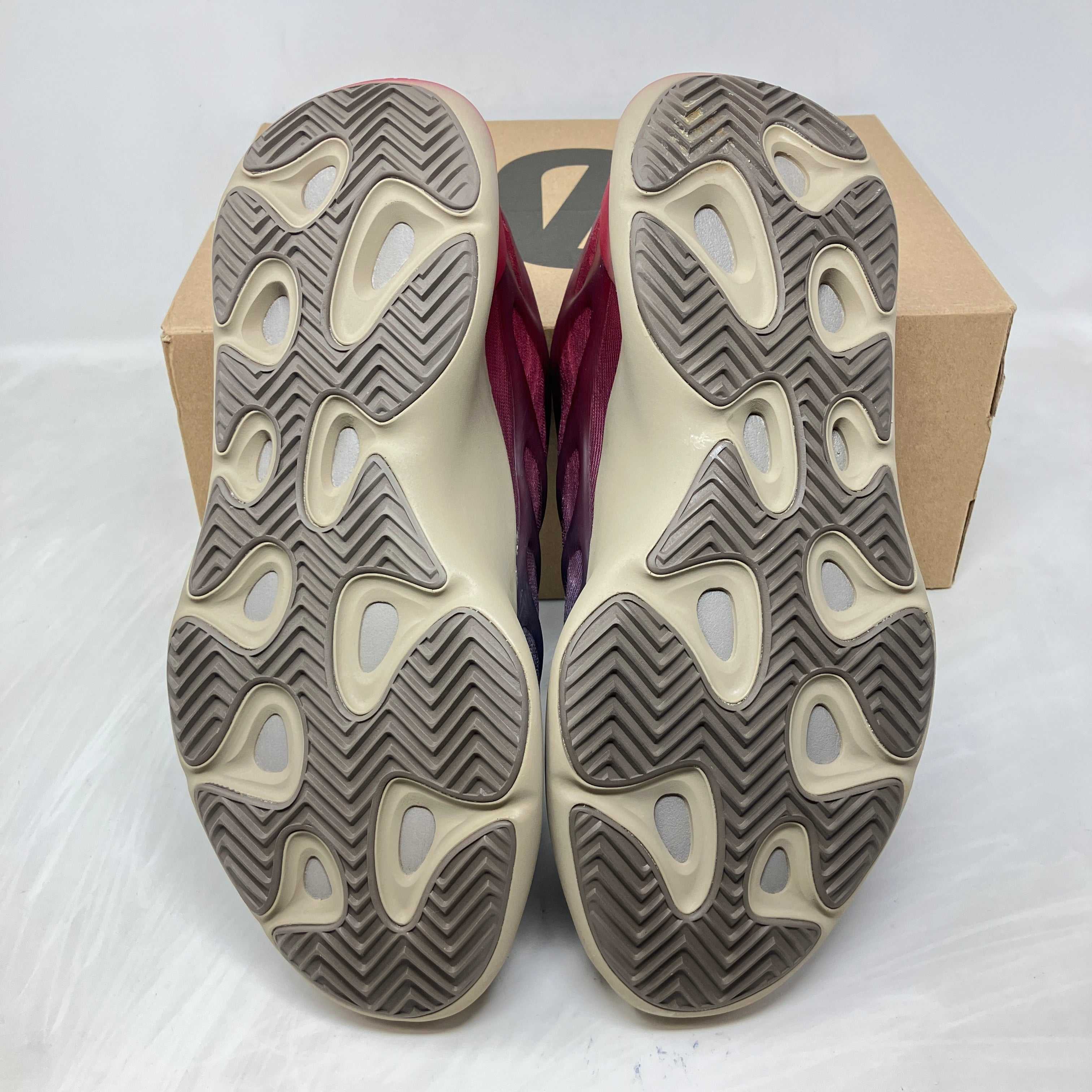 adidas Yeezy 700 V3 Fade Carbon