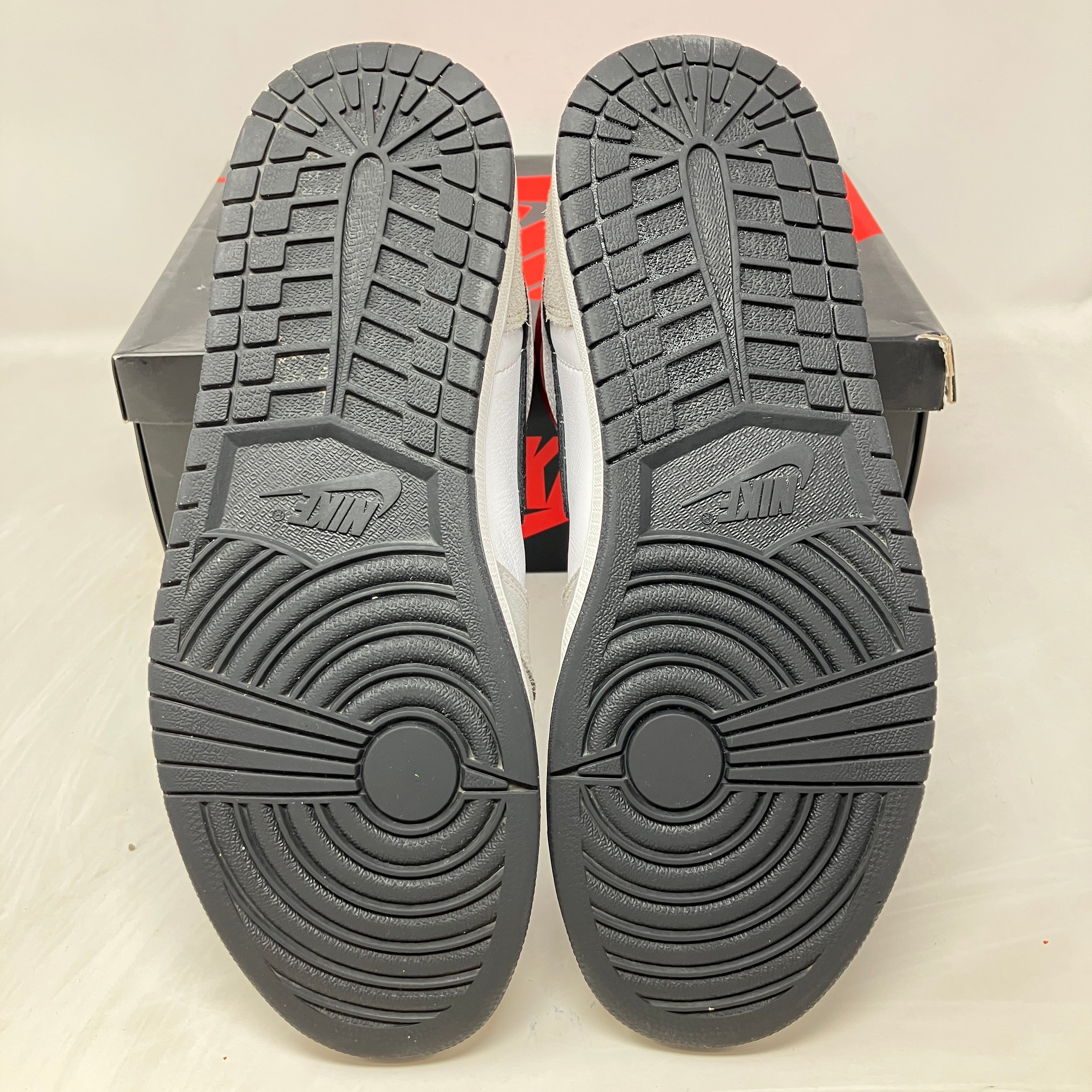 Jordan 1 Retro High Light Smoke Grey