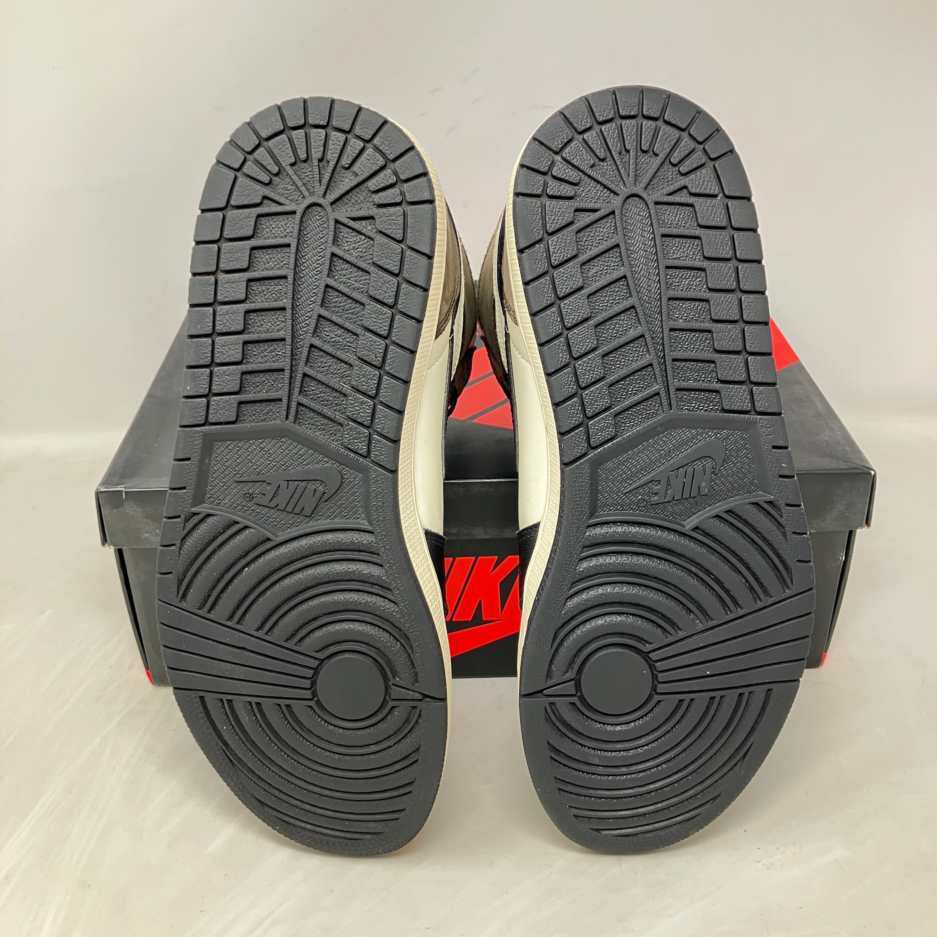 Jordan 1 Retro High Dark Mocha