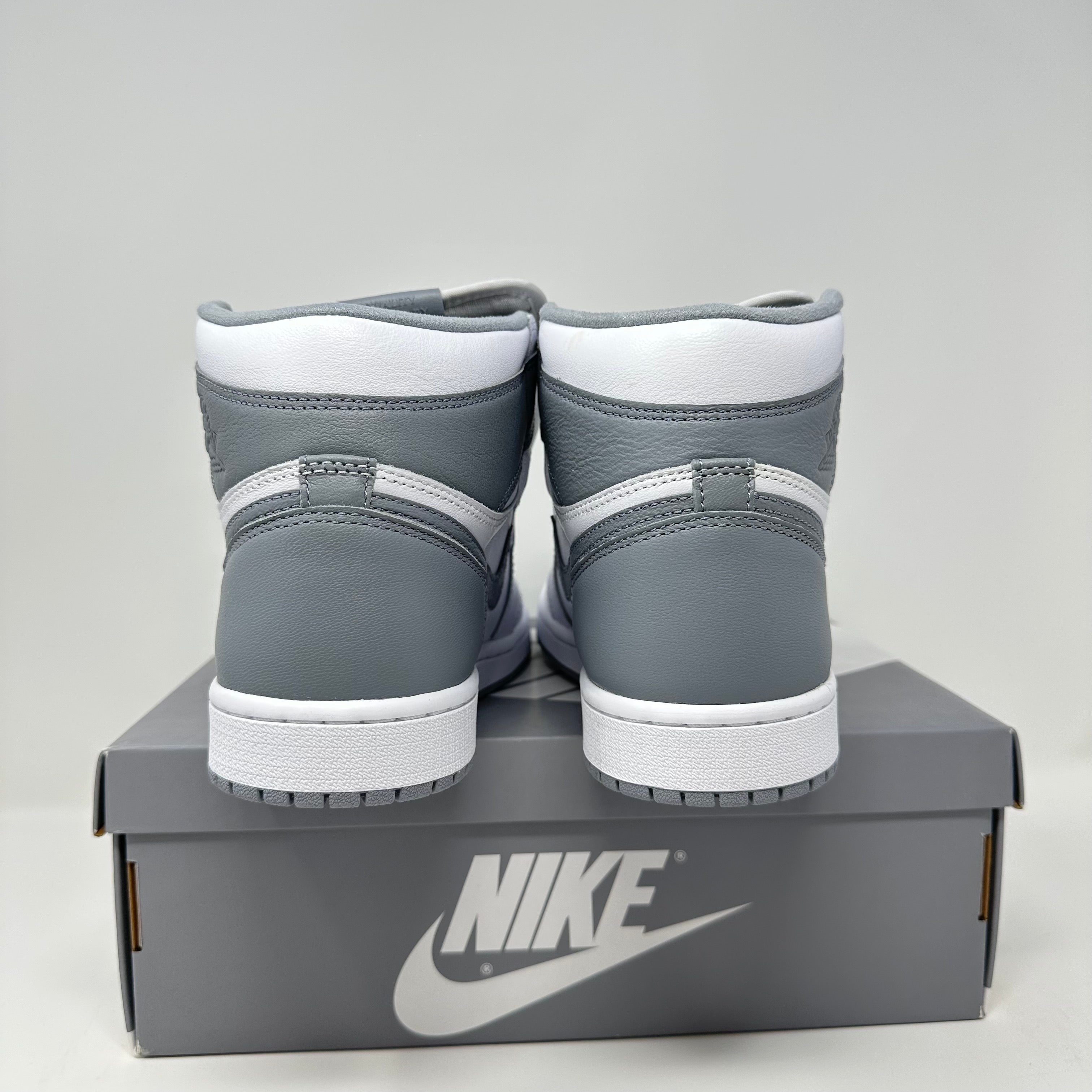 Jordan 1 Retro High OG Stealth