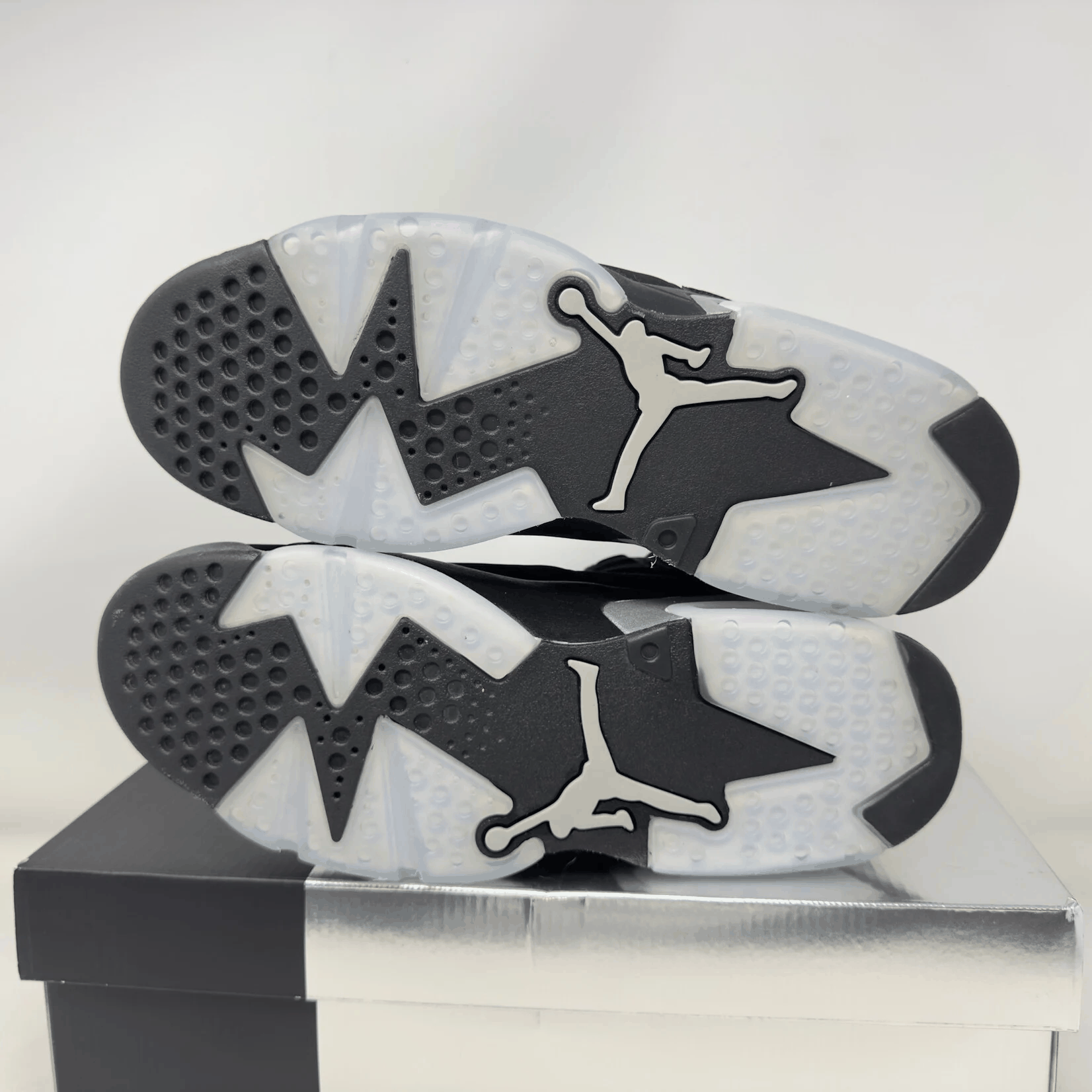 Jordan 6 Retro Chrome