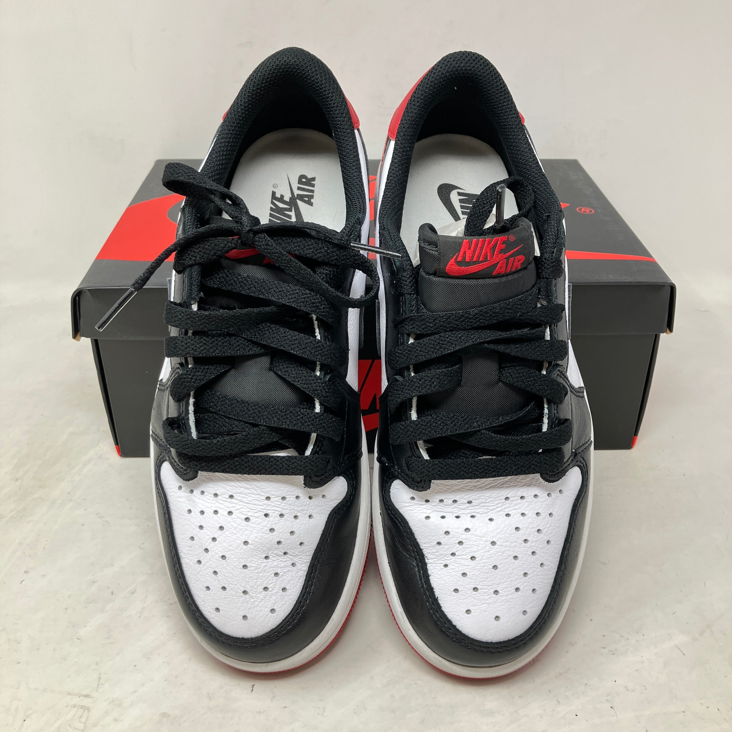 Jordan 1 Retro Low OG Black Toe (2023)