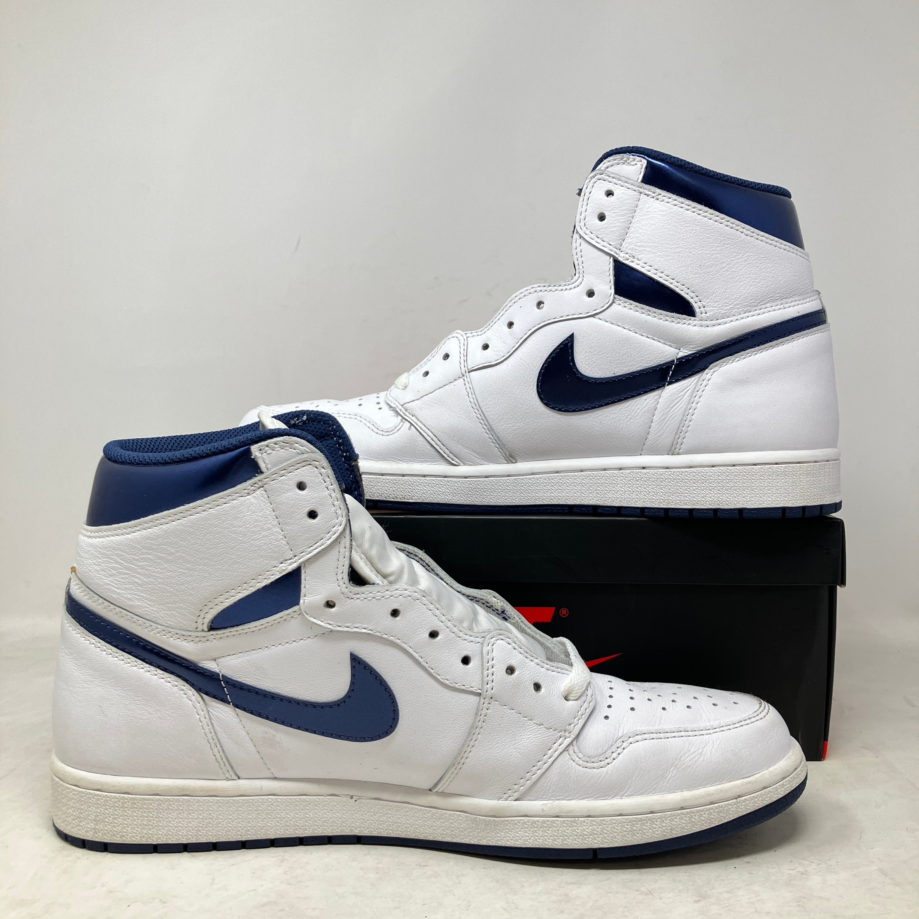 Jordan 1 Retro Metallic Navy (2016)