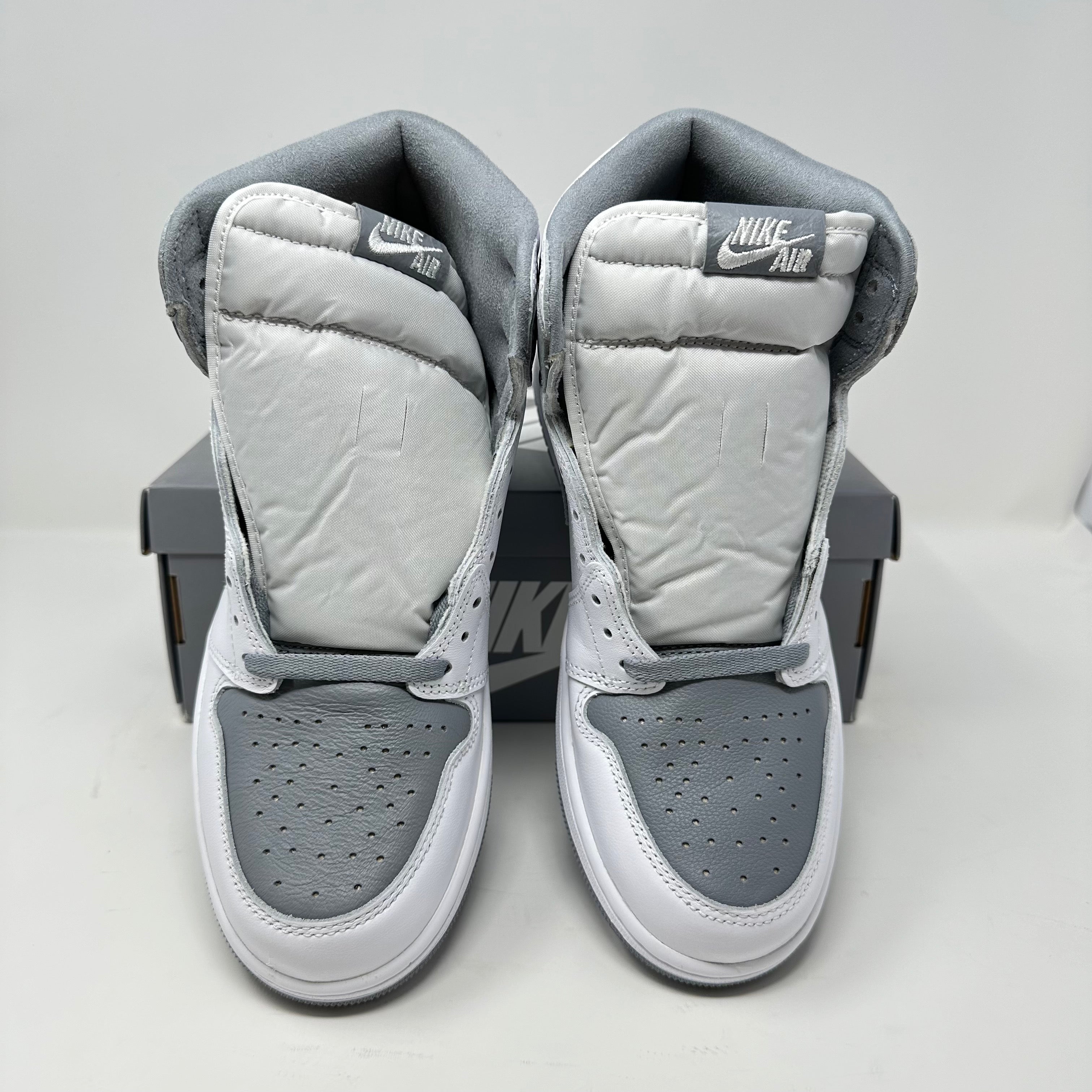 Jordan 1 Retro High OG Stealth
