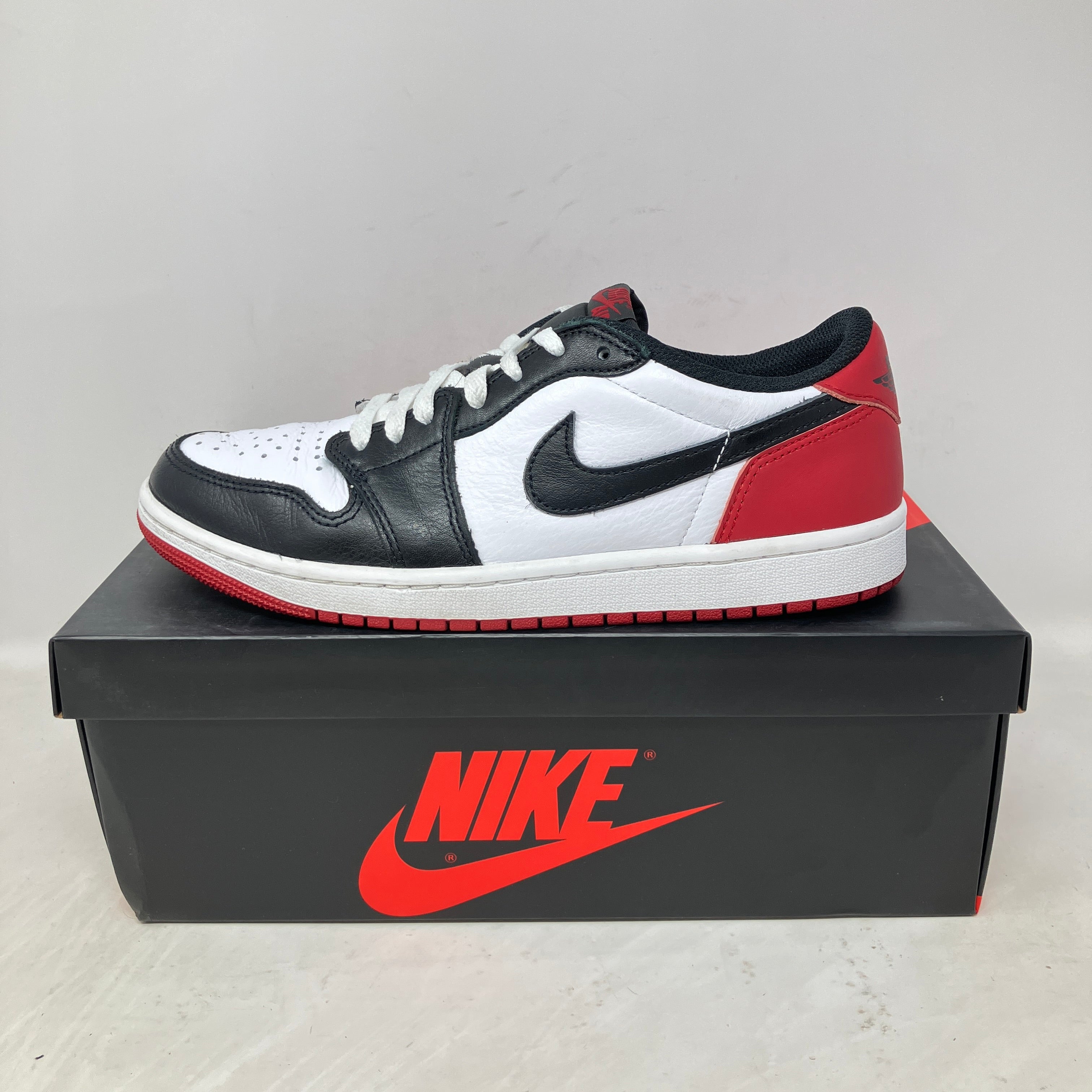 Jordan 1 Retro Low OG Black Toe (2023)