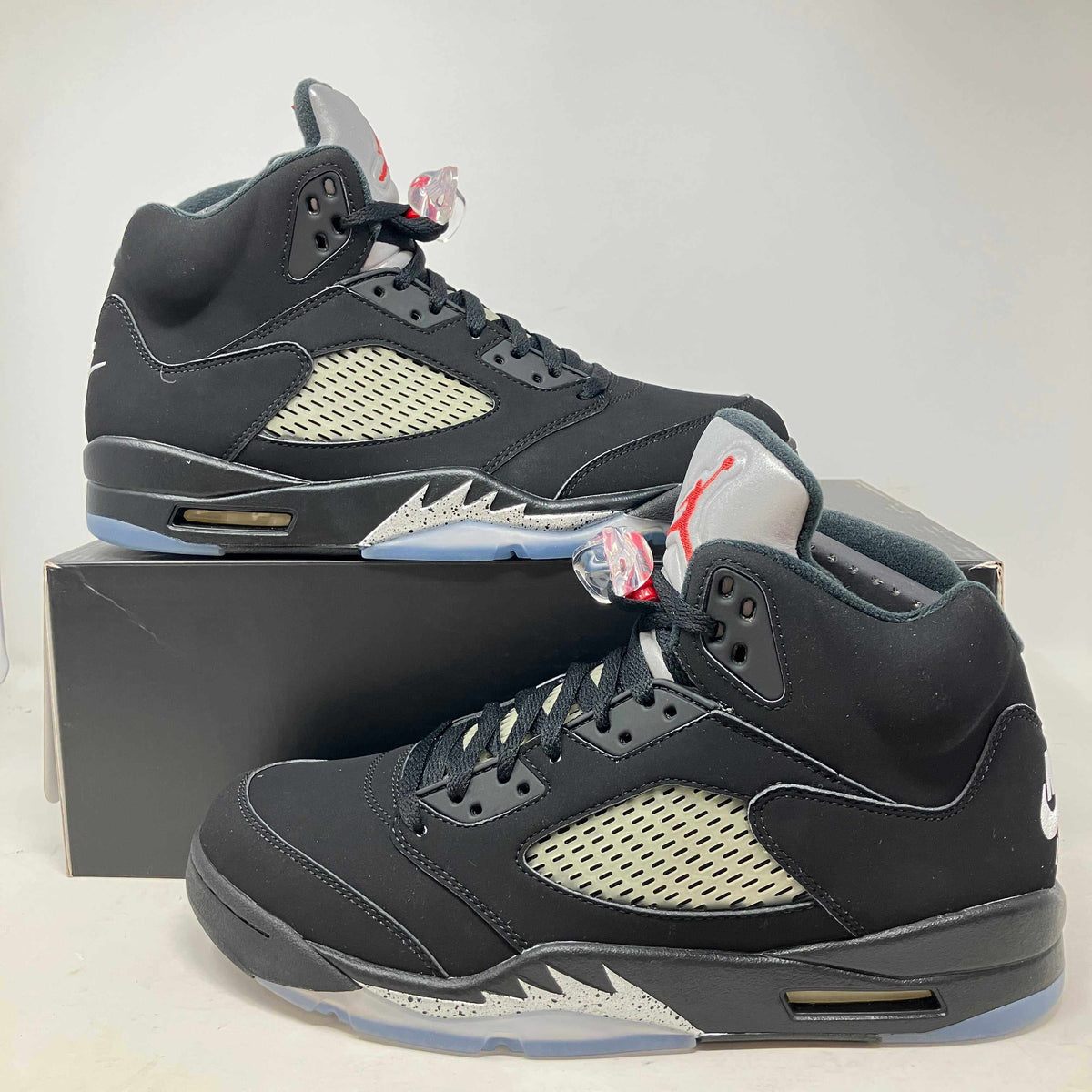 Jordan 5 Retro Black Metallic (2016)
