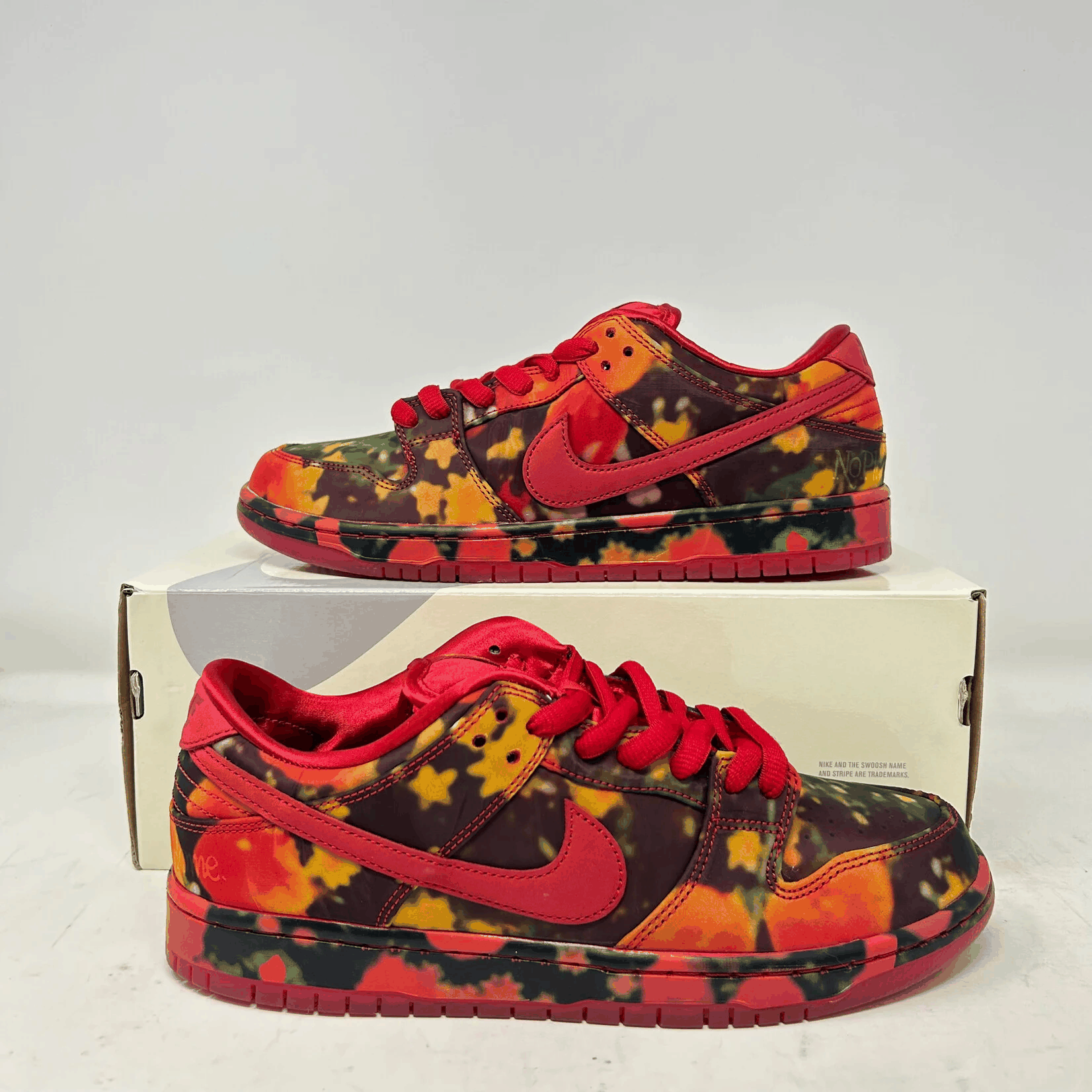 Nike SB Dunk Low The Wizard of Oz Poppy Field