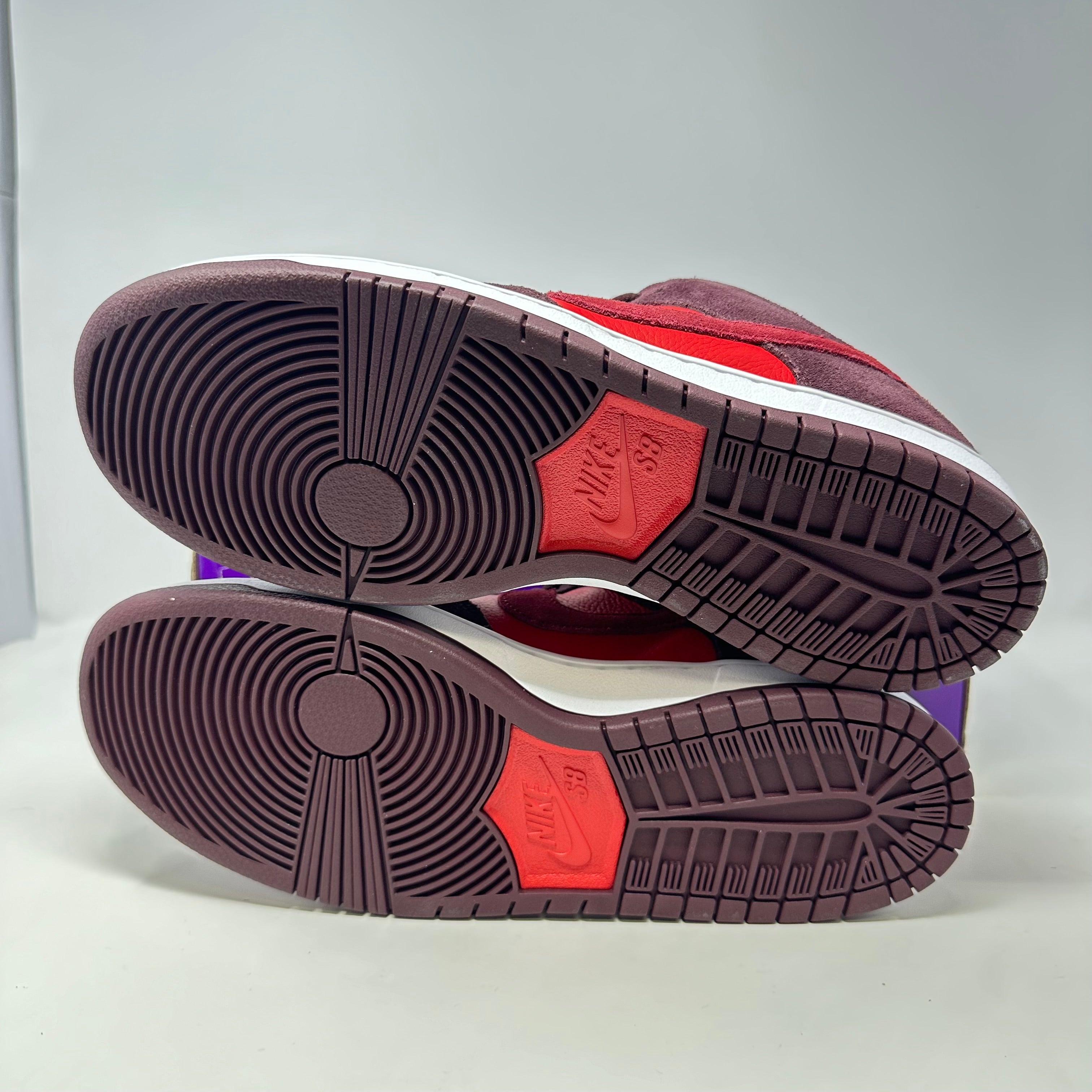 Nike SB Dunk Low Cherry