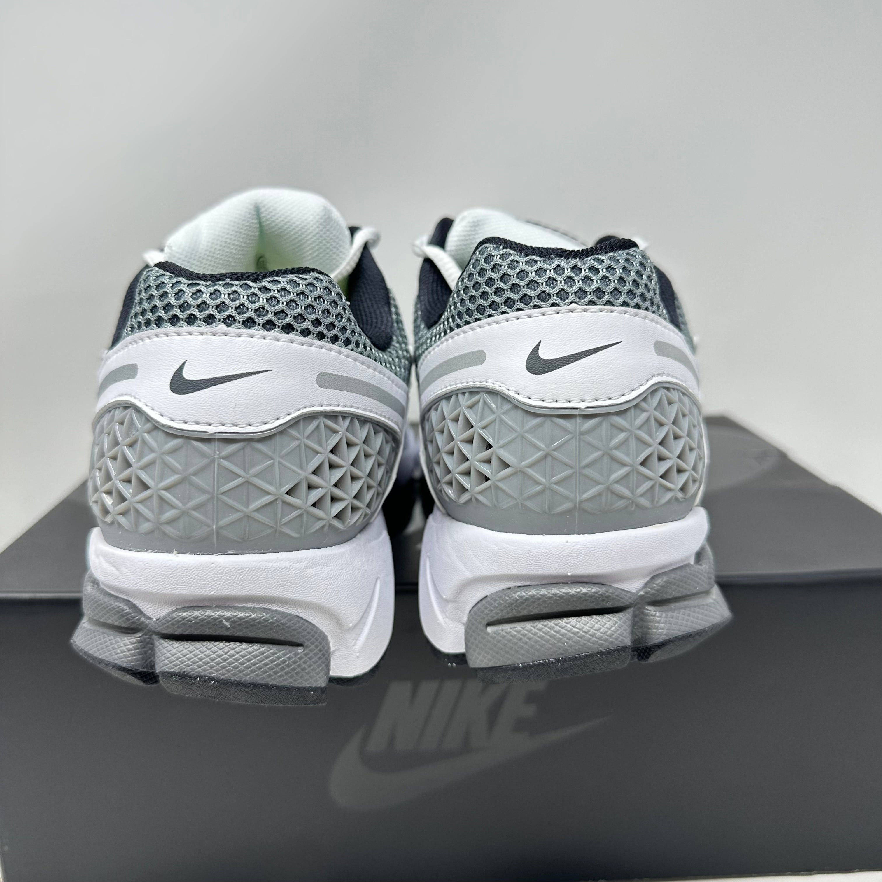 Nike Zoom Vomero 5 SE SP Dark Grey Black White