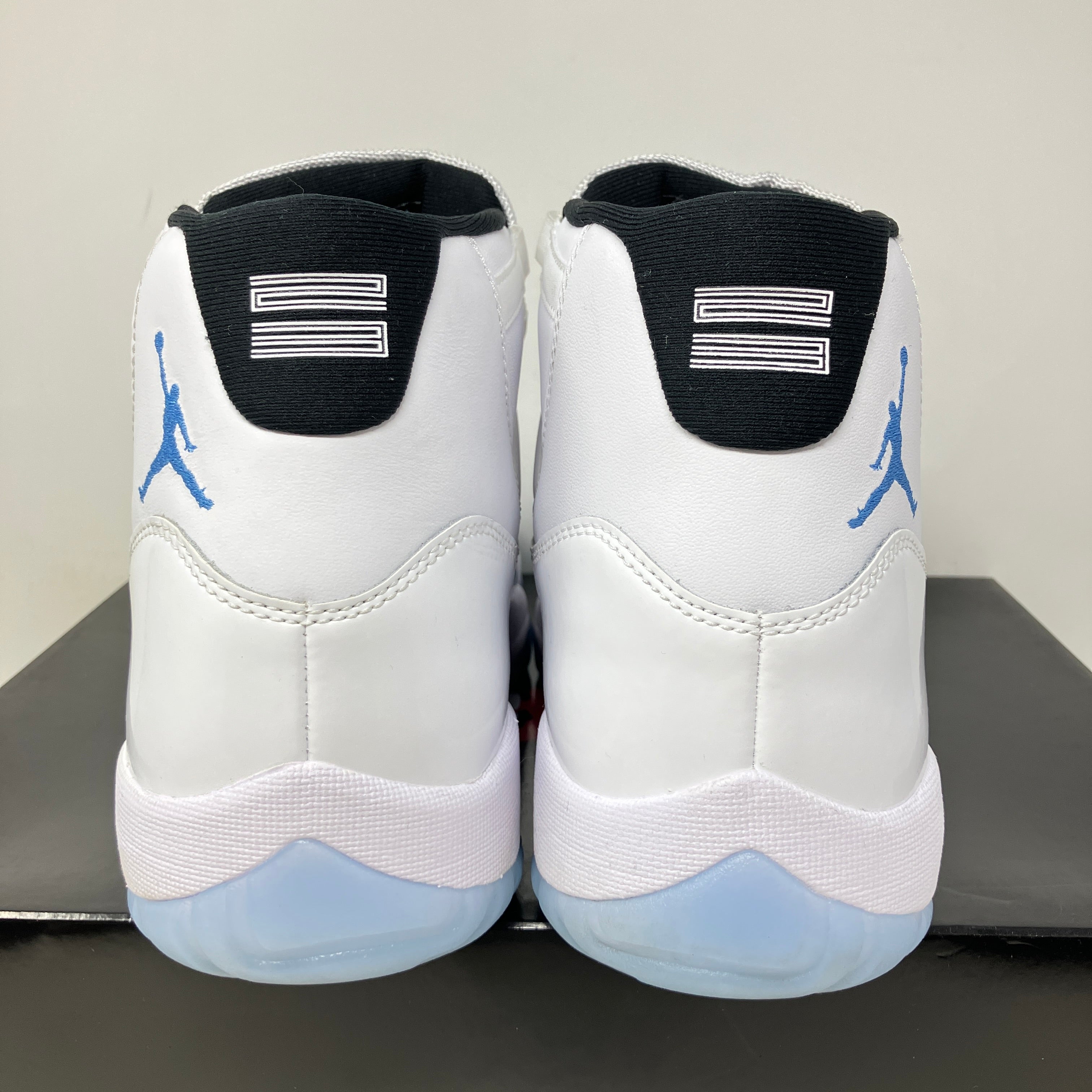 Jordan 11 Retro Legend Blue (2024)
