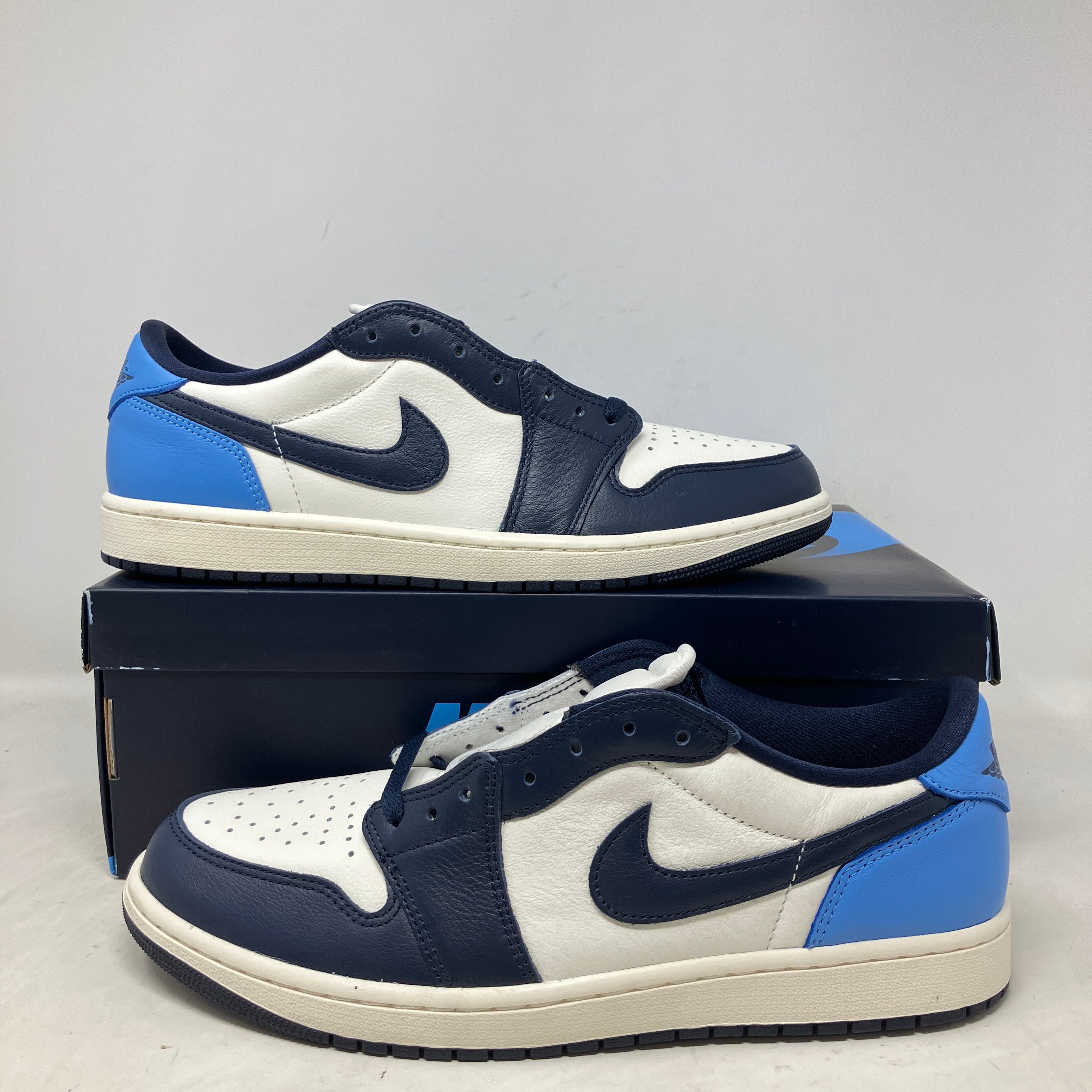 Jordan 1 Low OG Obsidian UNC
