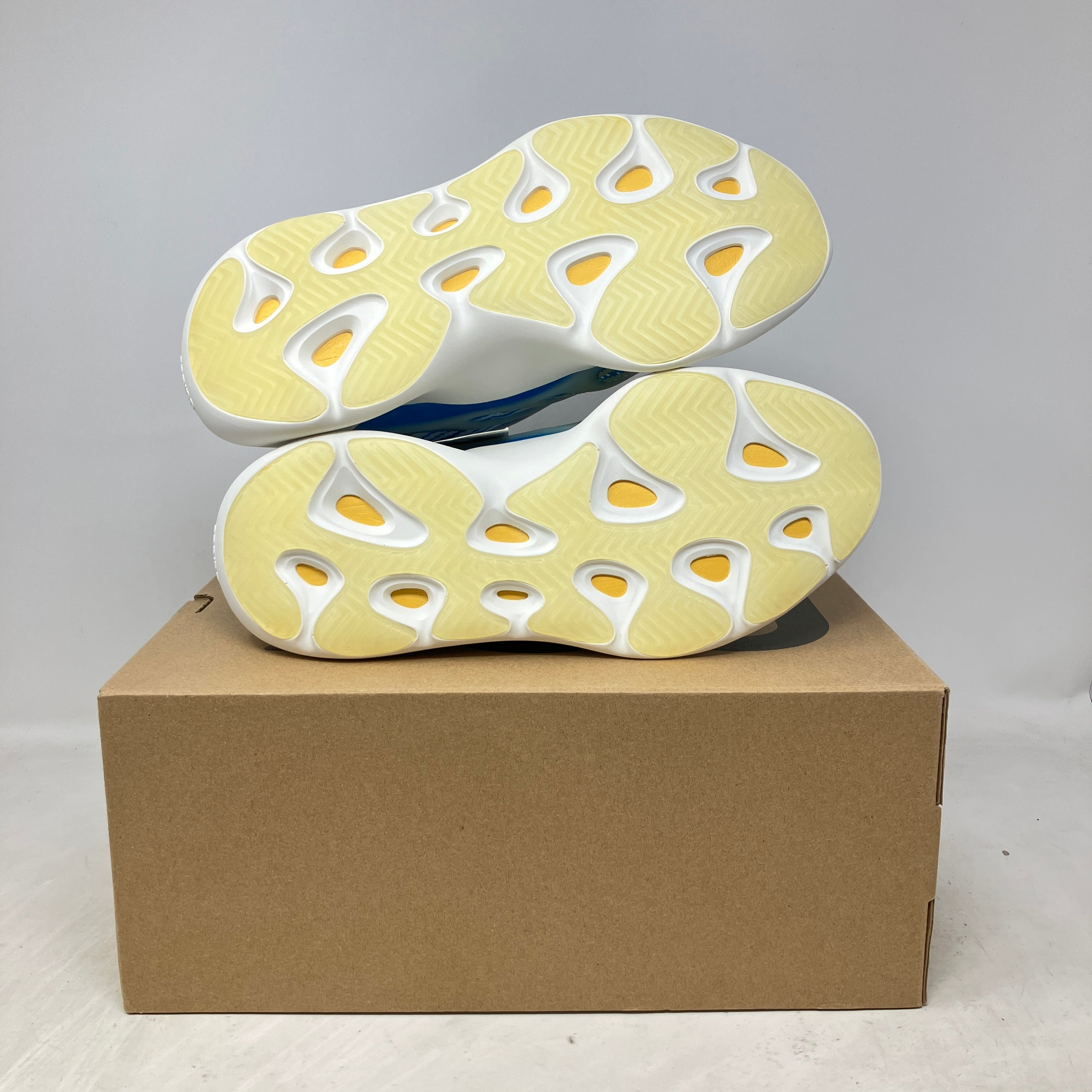 adidas Yeezy 700 V3 Arzareth